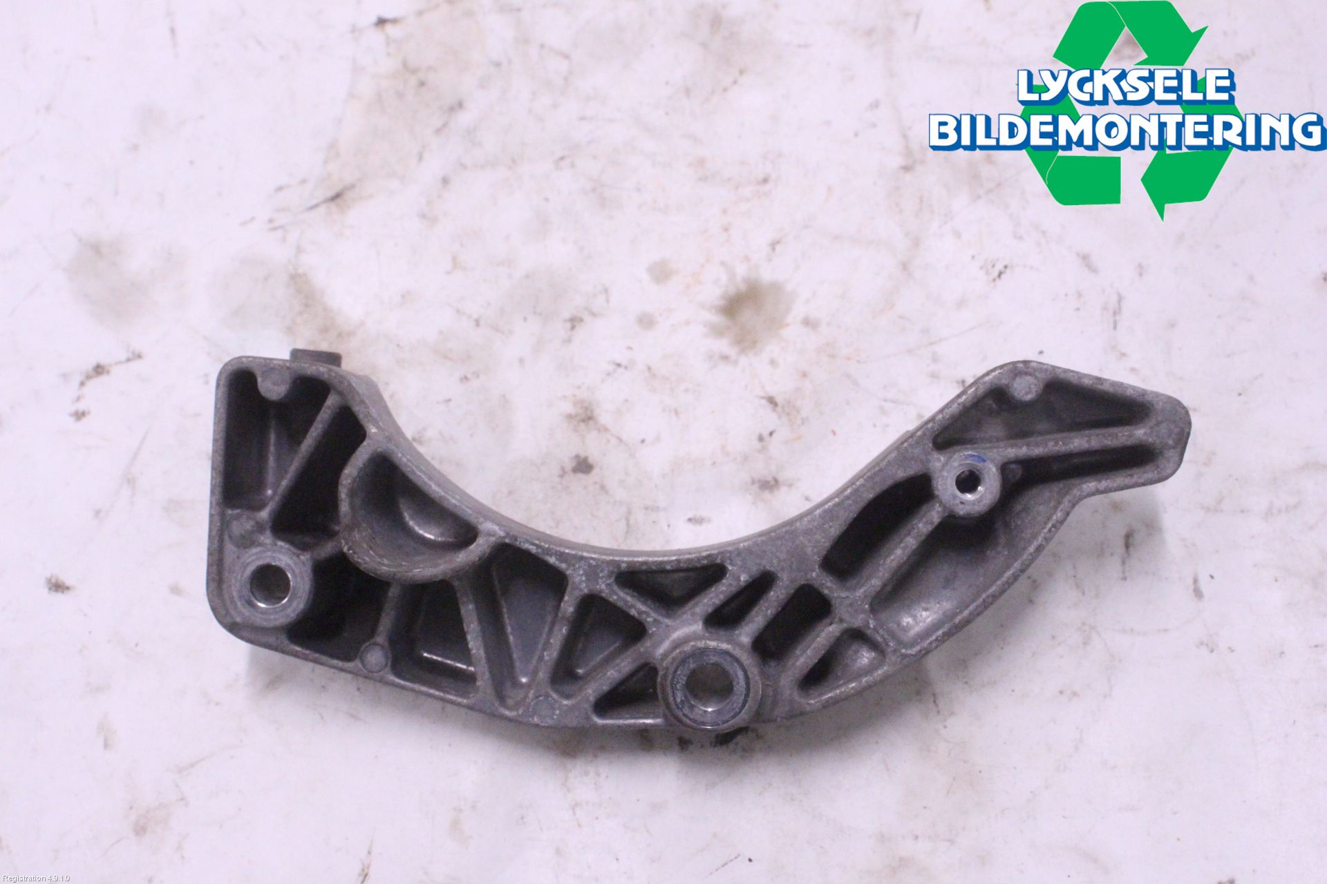 Volvo V90 17->> Ac Kompressor-Fäste