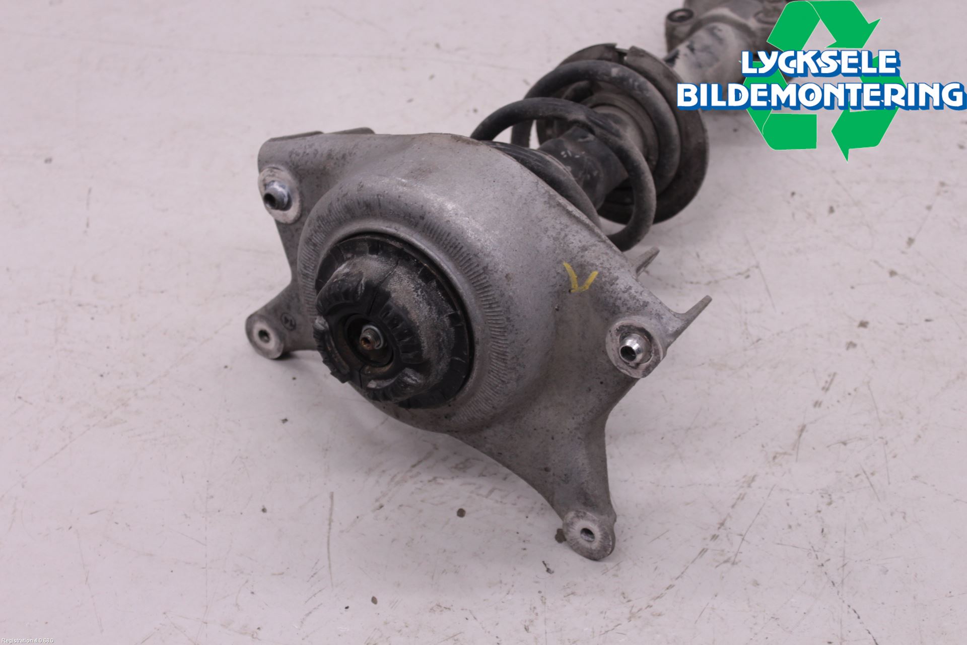 Audi A4 12-15 Fjäderben Fram Vänster