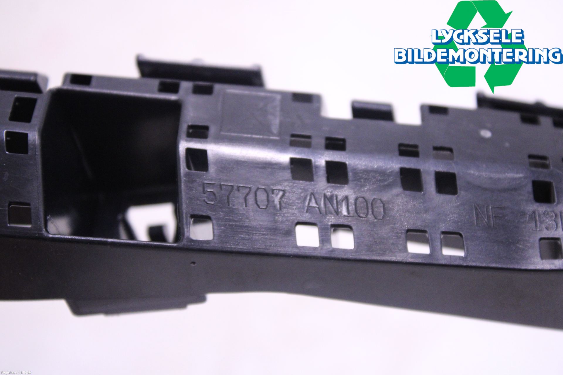 Subaru OUTBACK 21- Stötfångarfäste Fram Hö