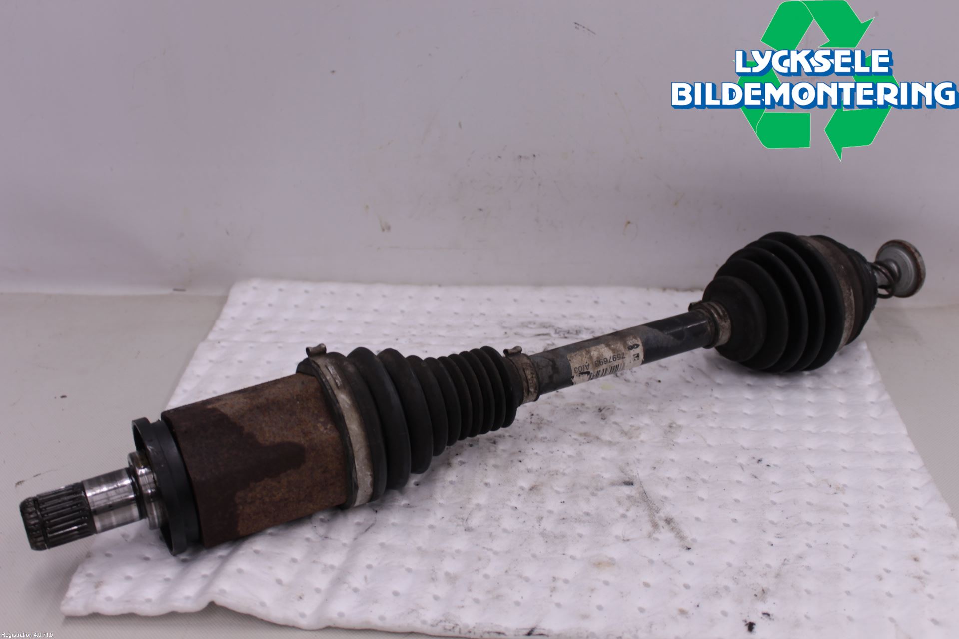 BMW 3 F30/F31/F80 12-19 Drivaxel Fram Vänster