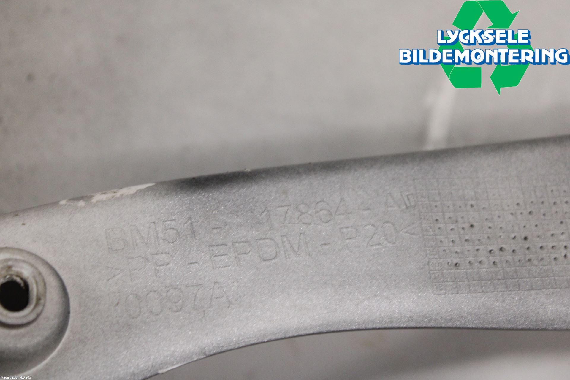 Ford FOCUS 15-18 Stötfångardel Bak Hö