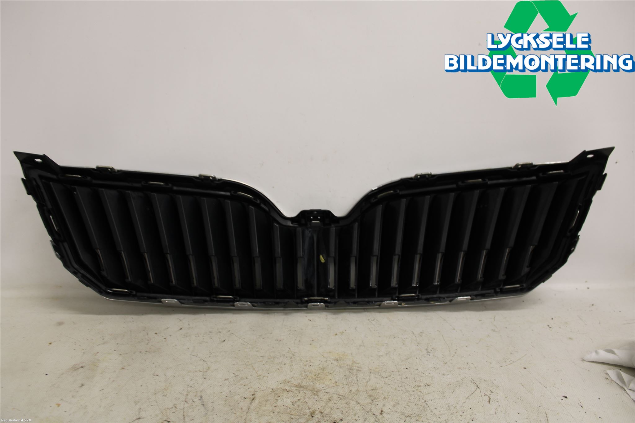 Skoda SUPERB 09-15 Grill Komp