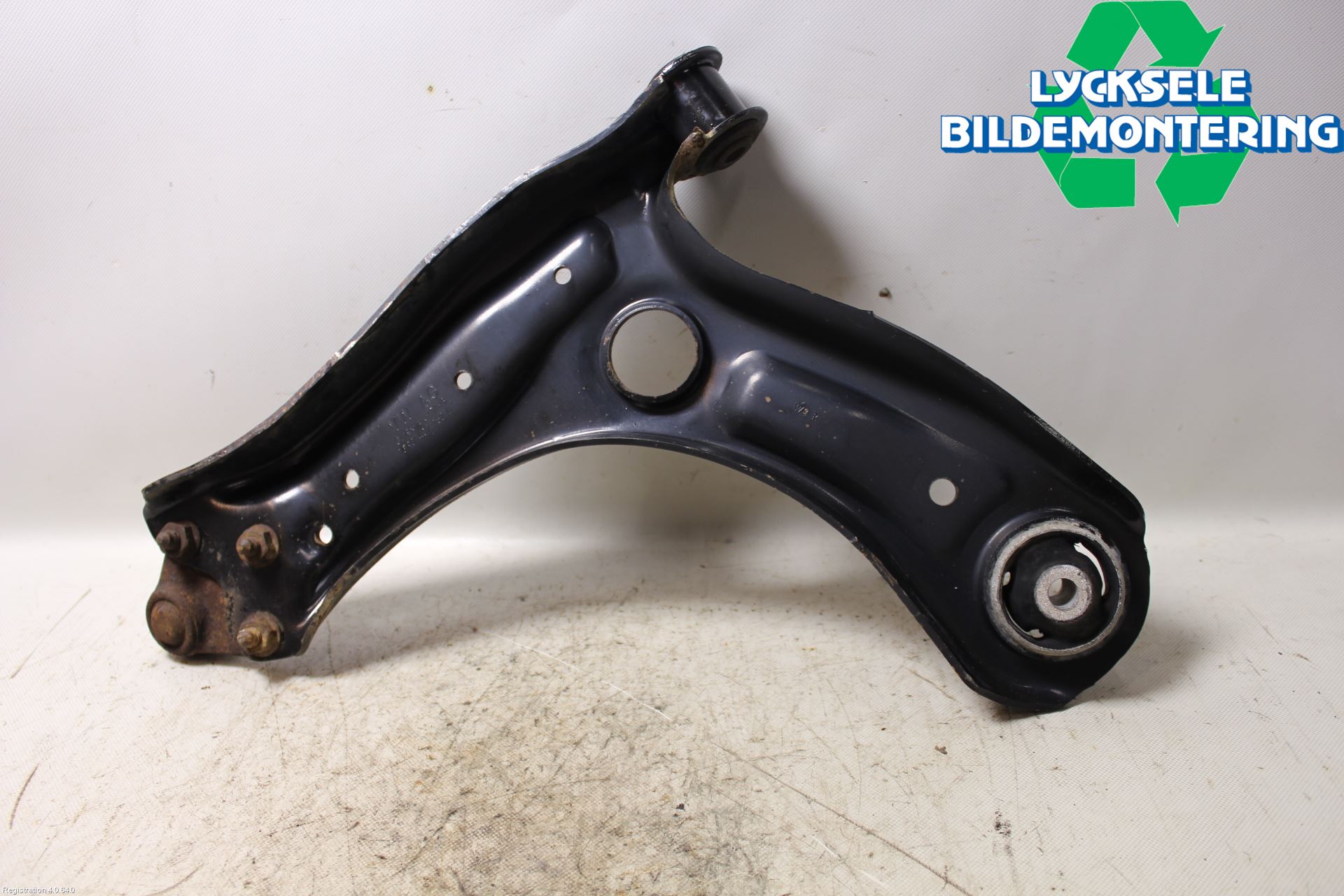Skoda FABIA 07-14 Bärarm Fram Undre Hö