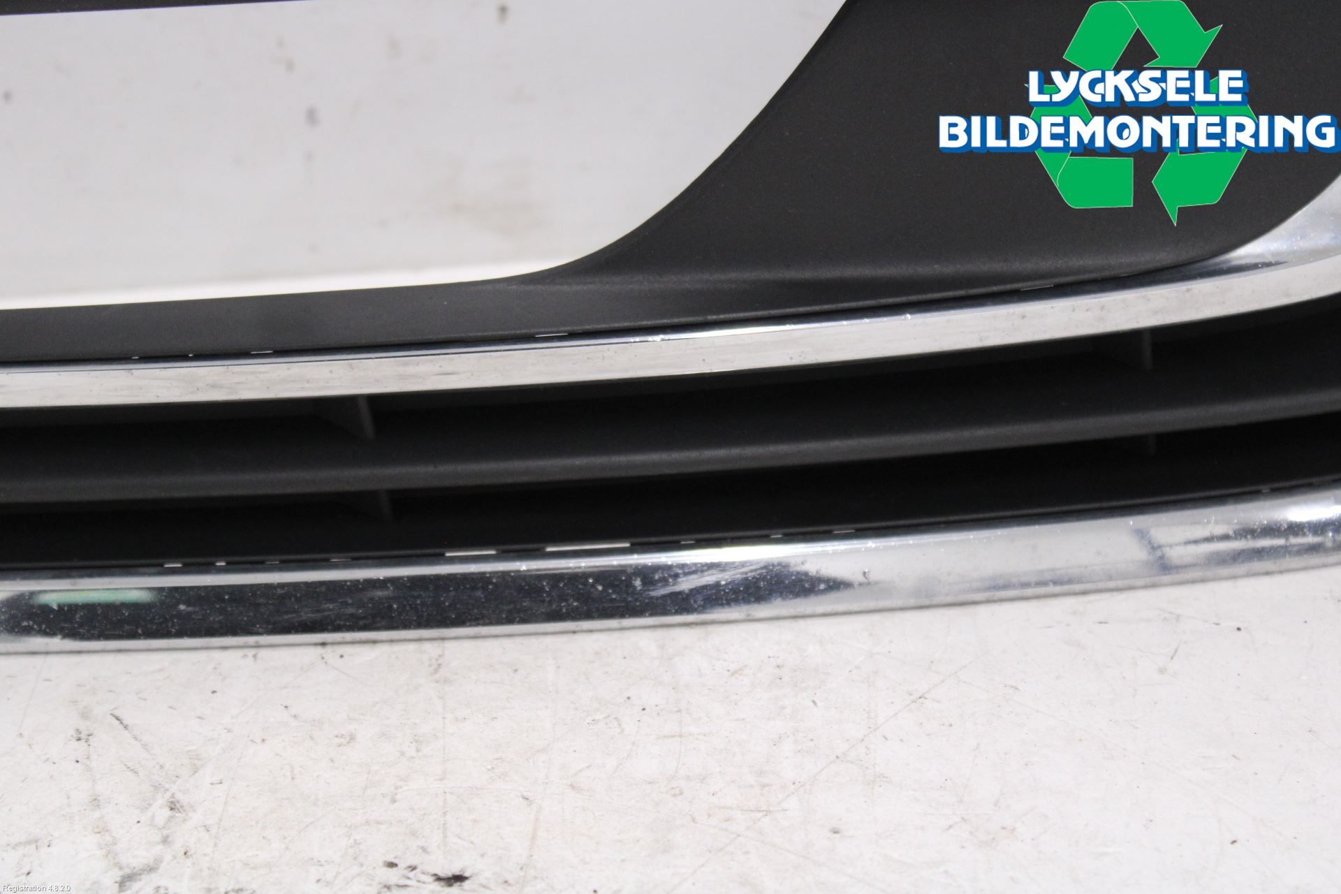 Volkswagen VW PASSAT 11-14 Dimljussarg Fram