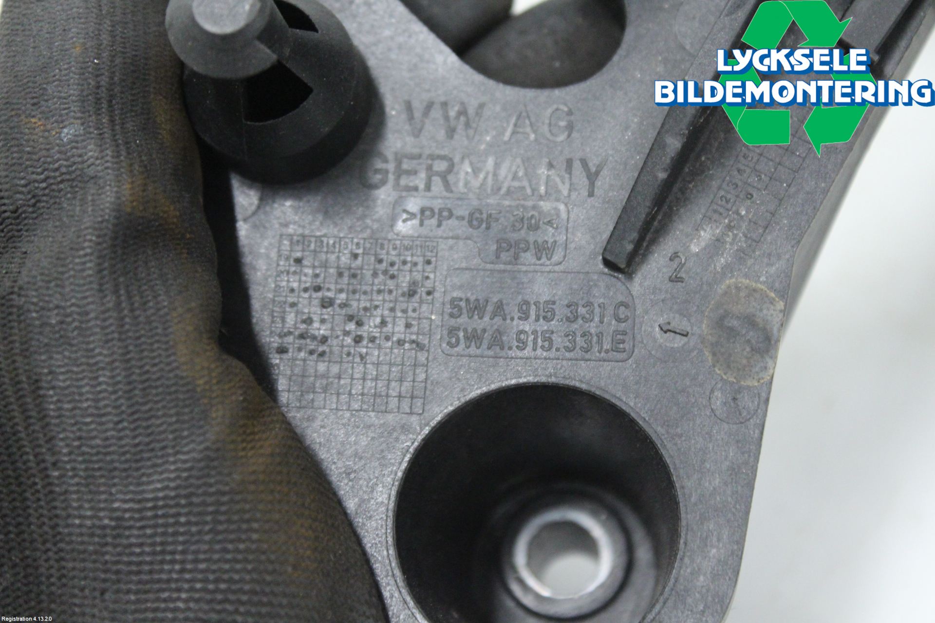 Volkswagen VW PASSAT 24- Batterilåda-Fäste-Hållare