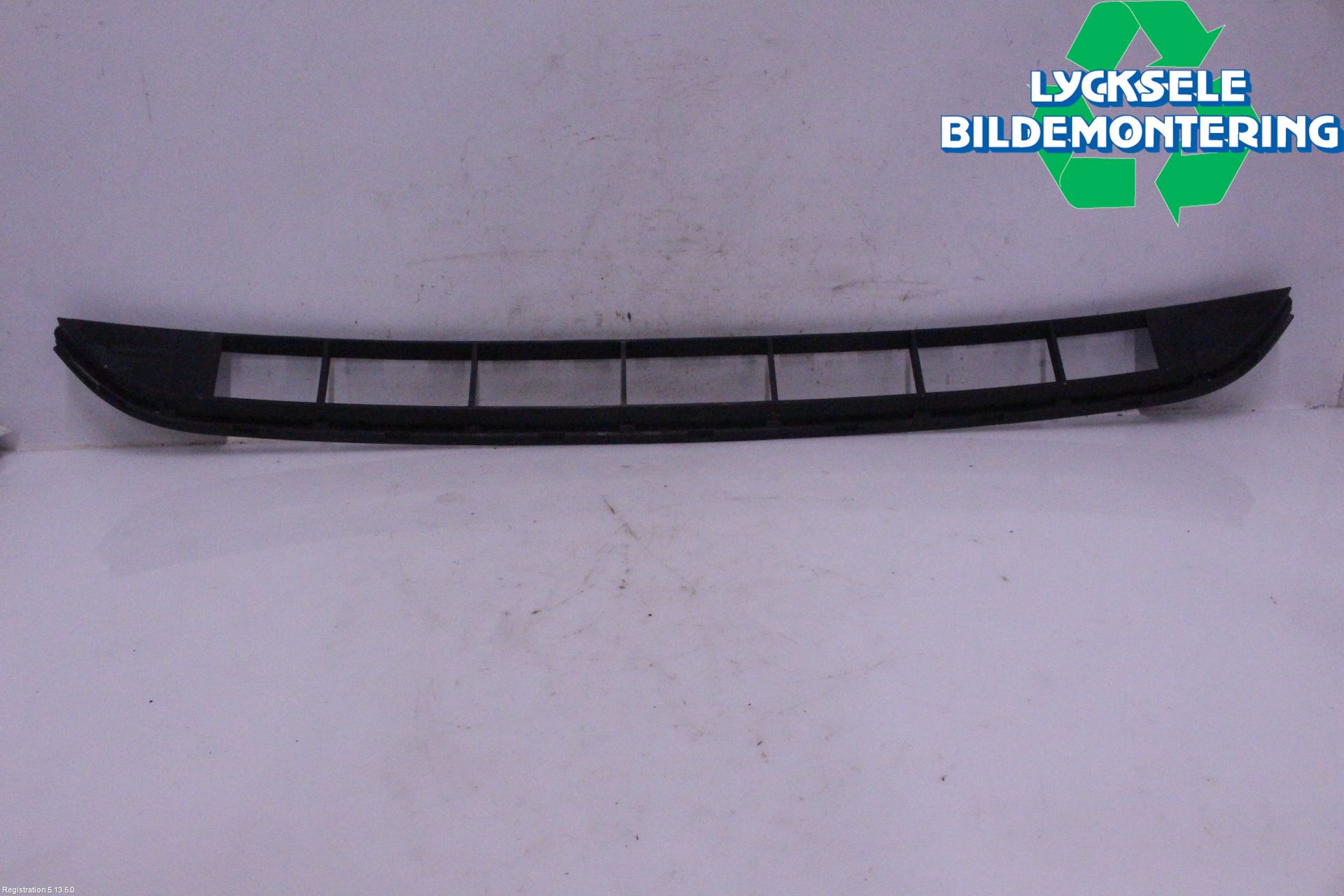 Volkswagen VW TOUAREG 7P 11-18 Grill-Galler
