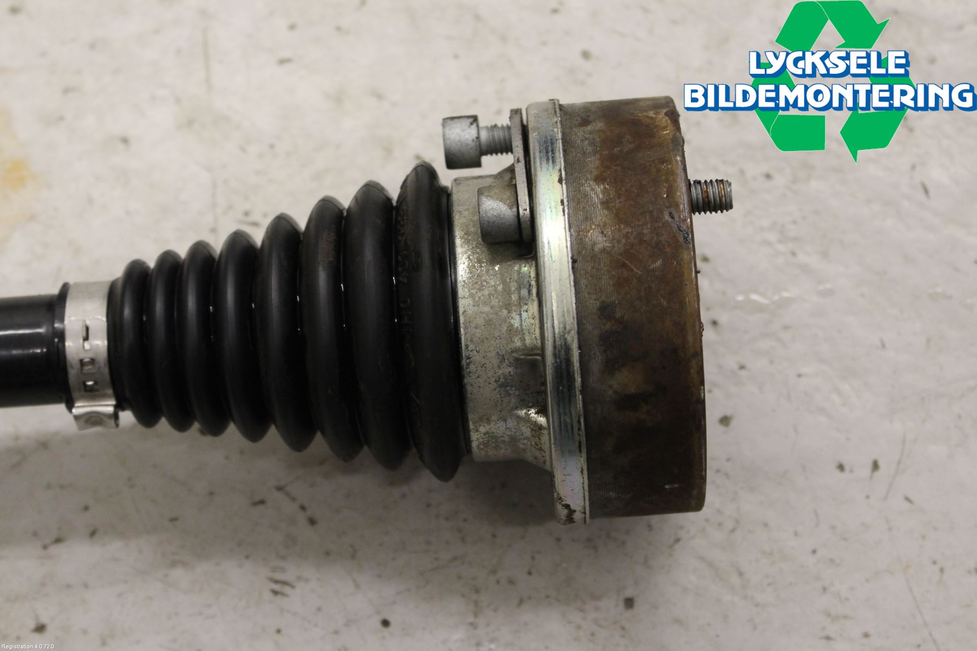 Volkswagen VW TOURAN 10-15 Drivaxel Fram Vänster