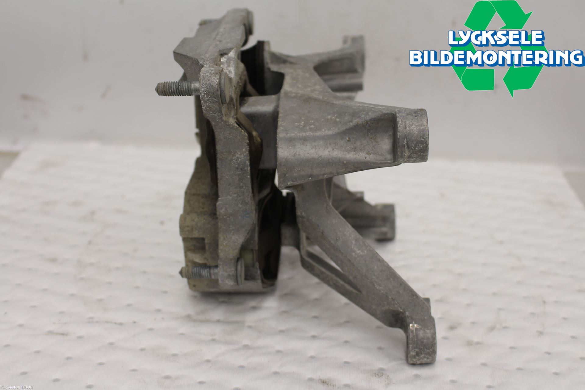 Audi A6 F2/C8 19- Växellådsfäste