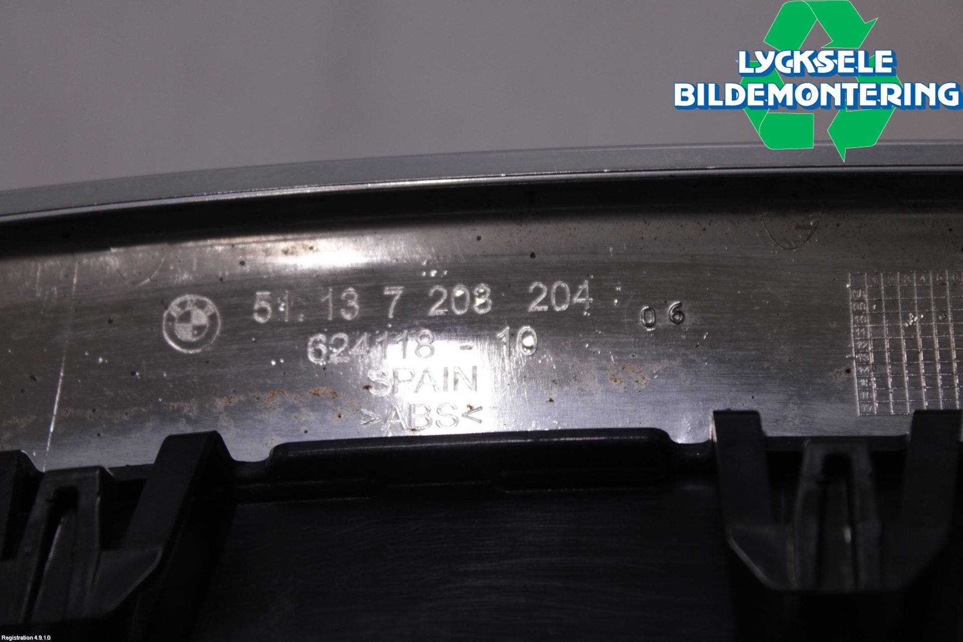 BMW 5 F10/F11/F18 09-17 Grilldel Höger