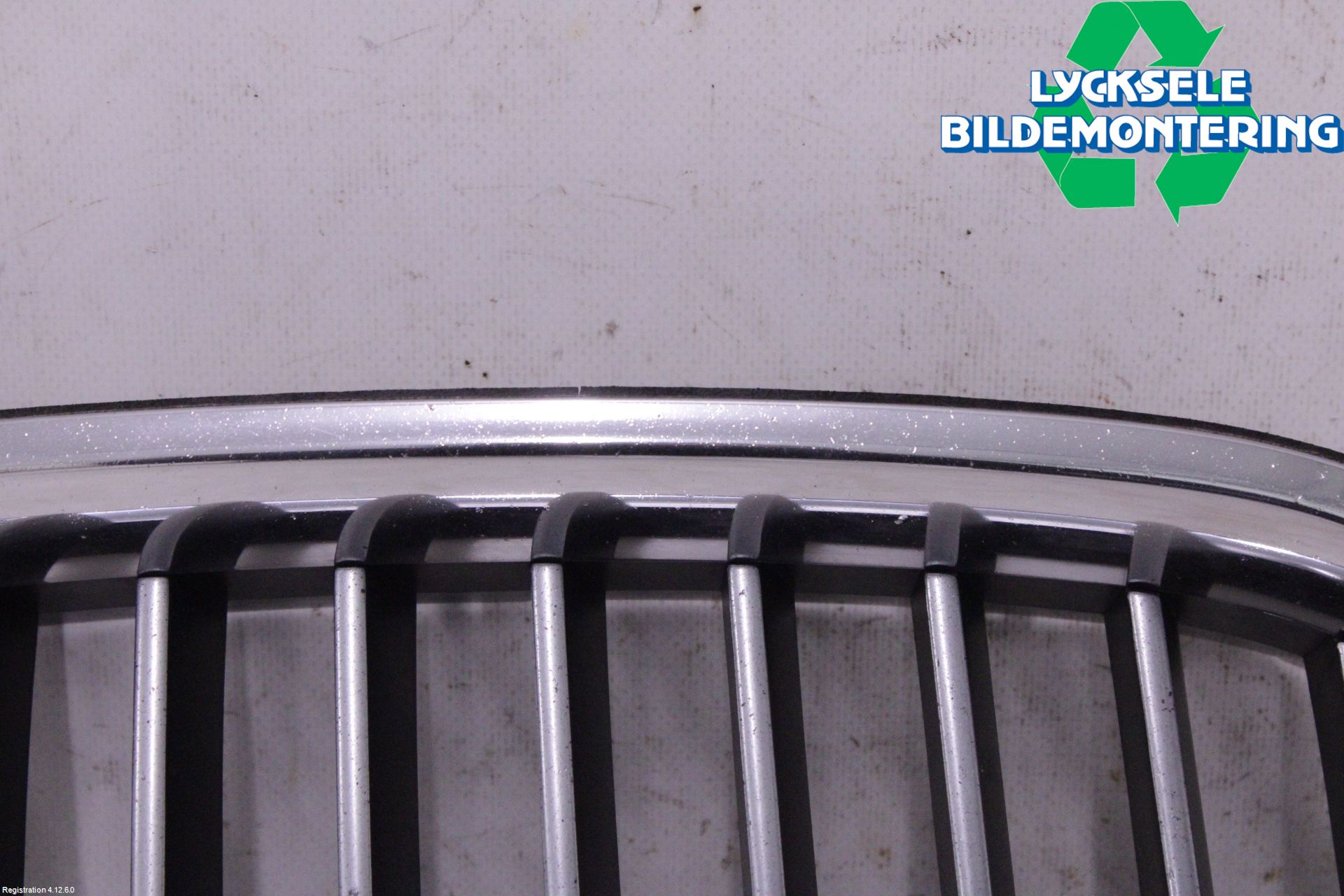 BMW 5 F10/F11/F18 09-17 Grilldel Höger