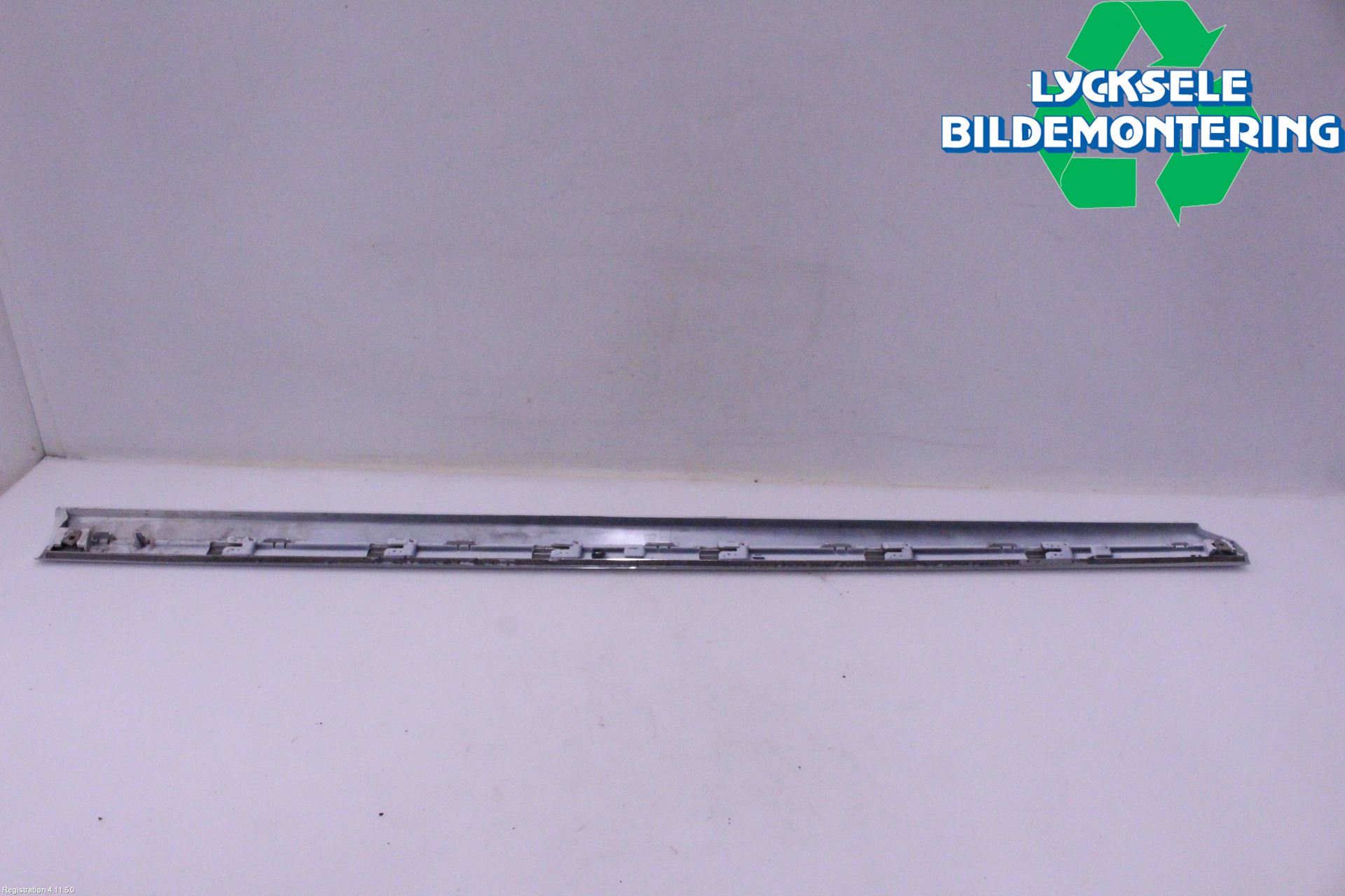 Volkswagen VW PASSAT 15-19 Dörr Dekorlist Fram Hö