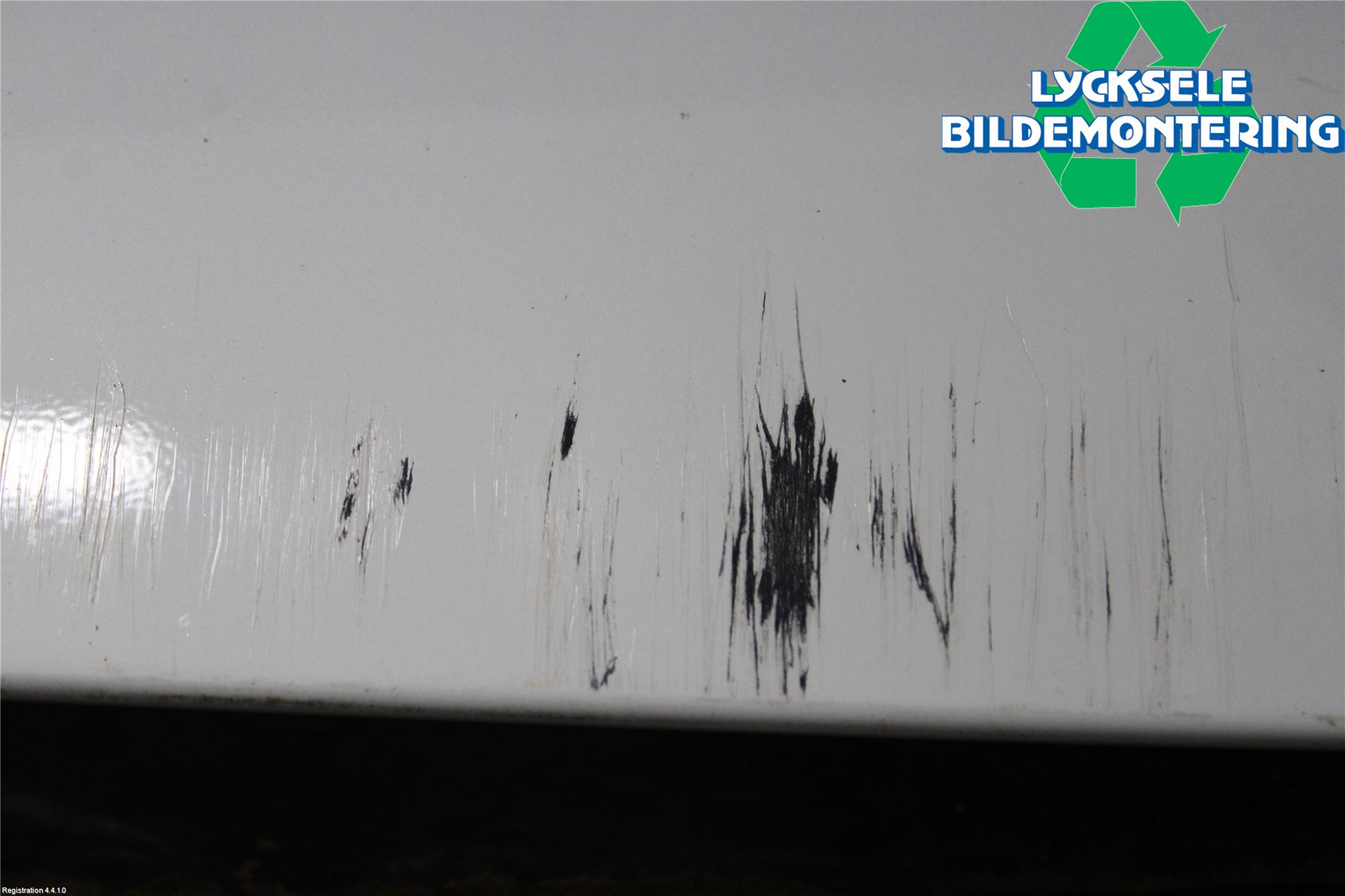 Audi A4/S4 B9 20- Hasplåt Plåt-Plast