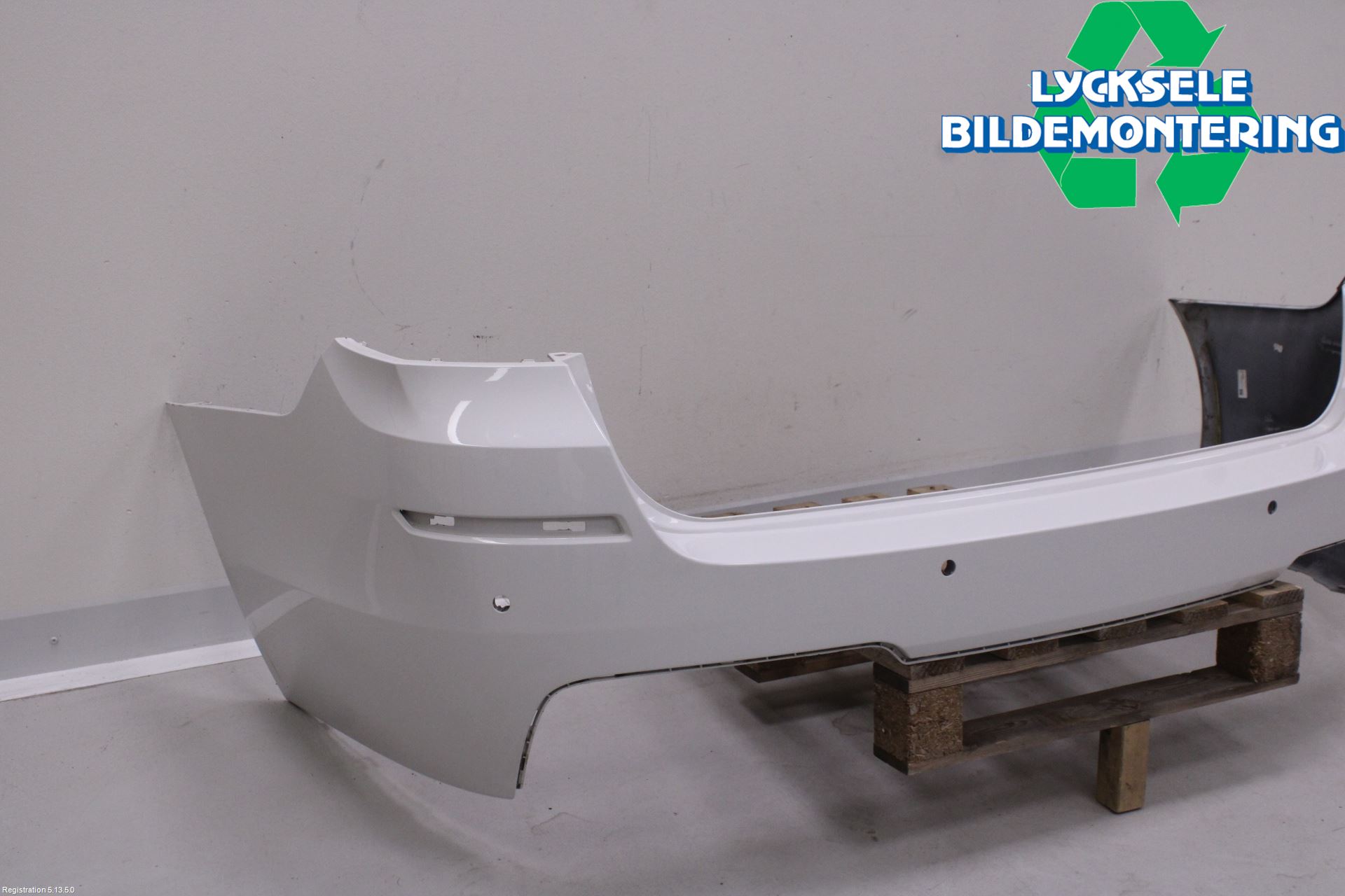 BMW 5 F10/F11/F18 09-17 Stötfångarbeklädnad Bak
