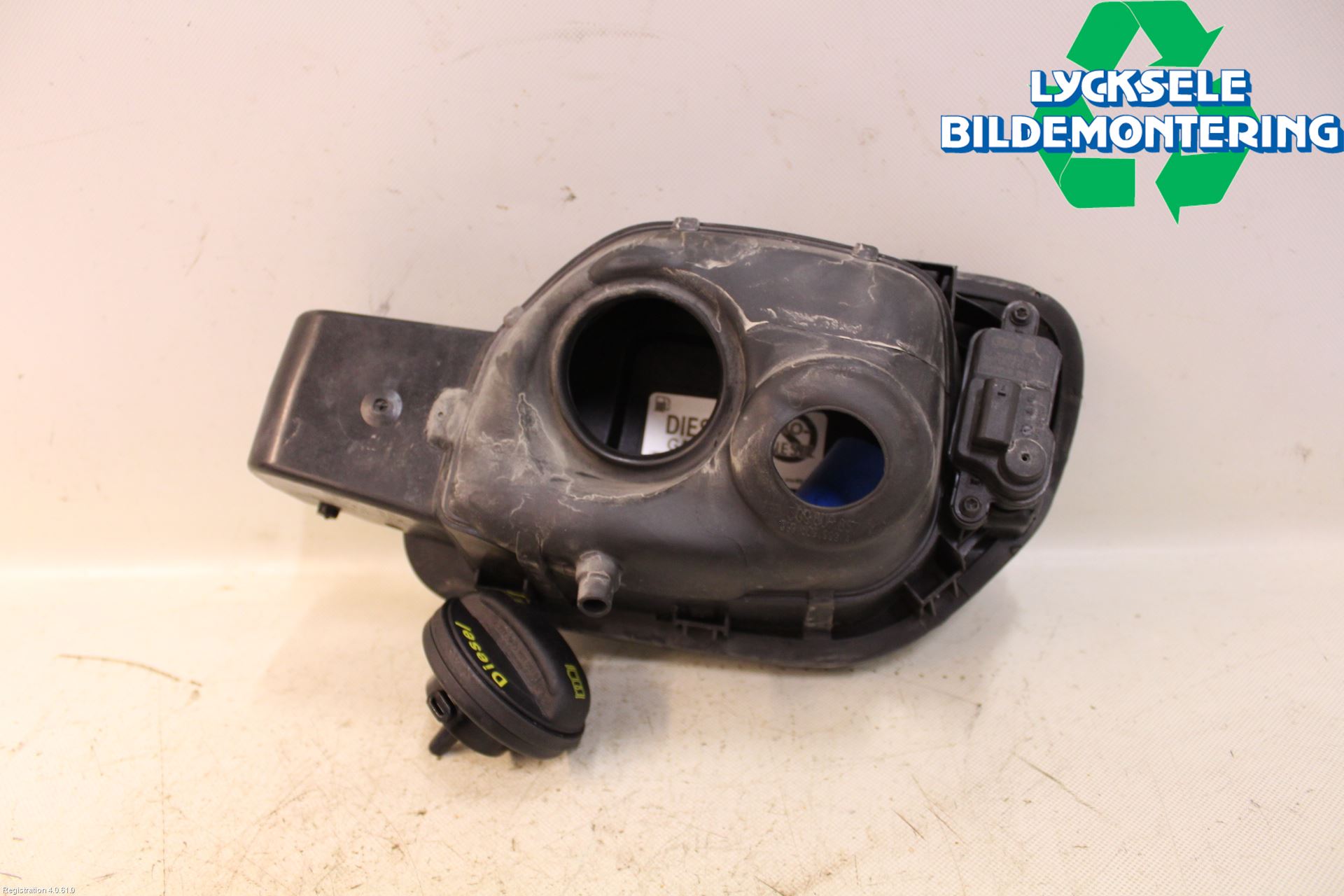 Volkswagen VW PASSAT 15-19 Tanklucka