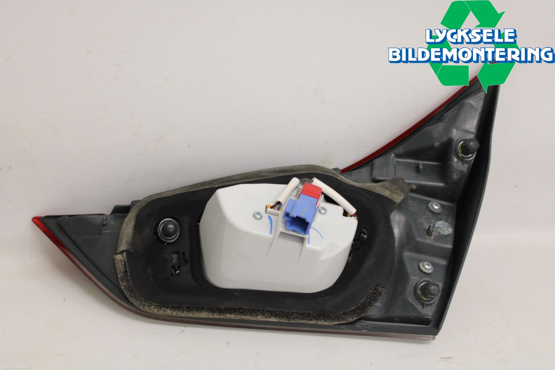 Toyota AURIS 13-19 Bakljus Lucka Vä
