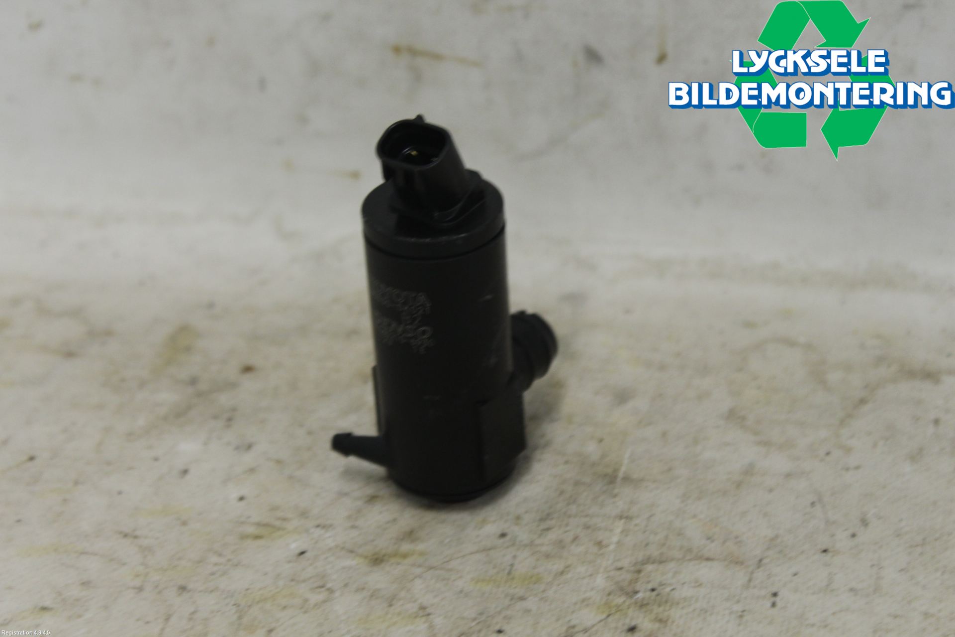 Toyota HILUX 16- Spolarpump Vindruta