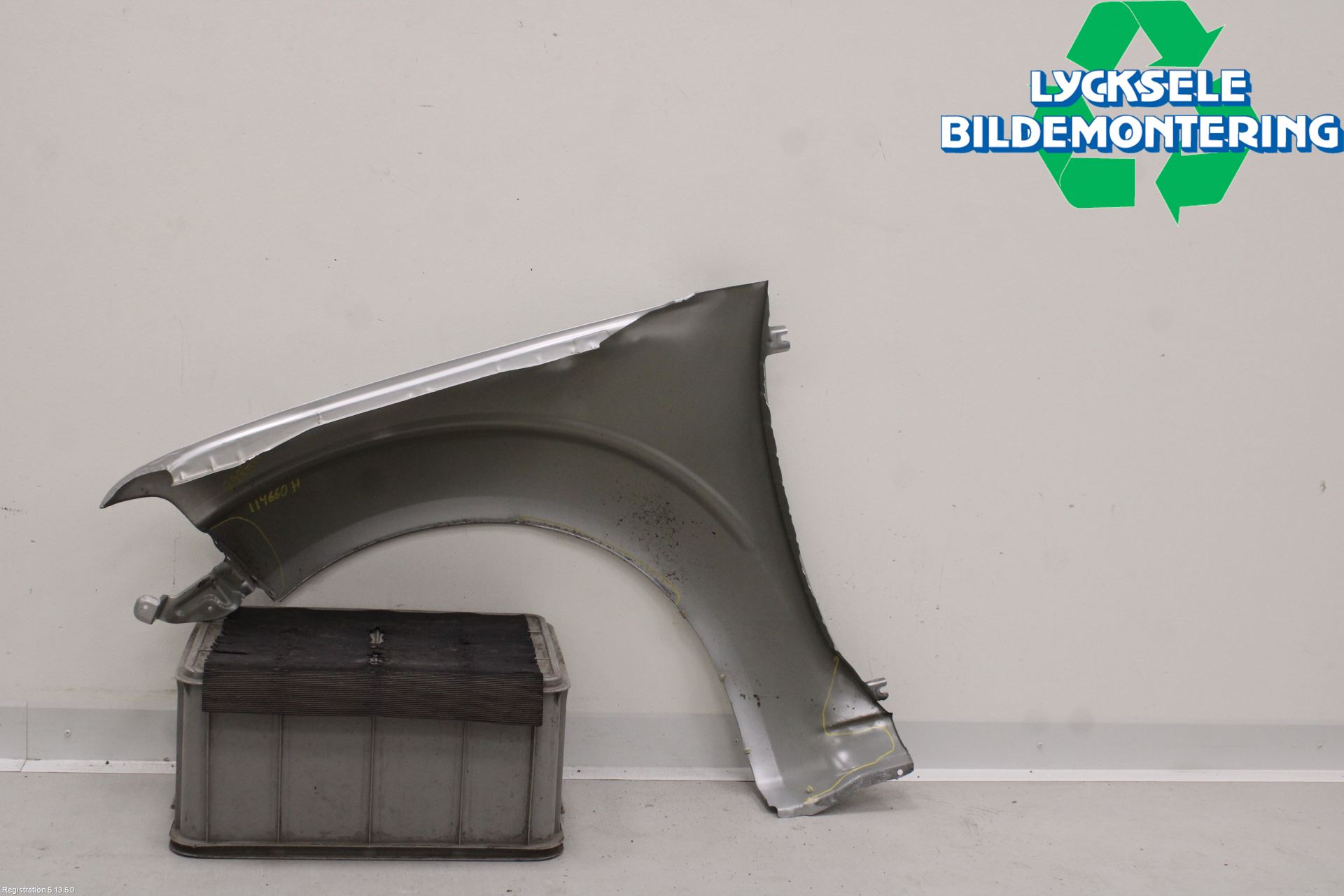 Nissan NAVARA 05-16 Skärm Fram Höger