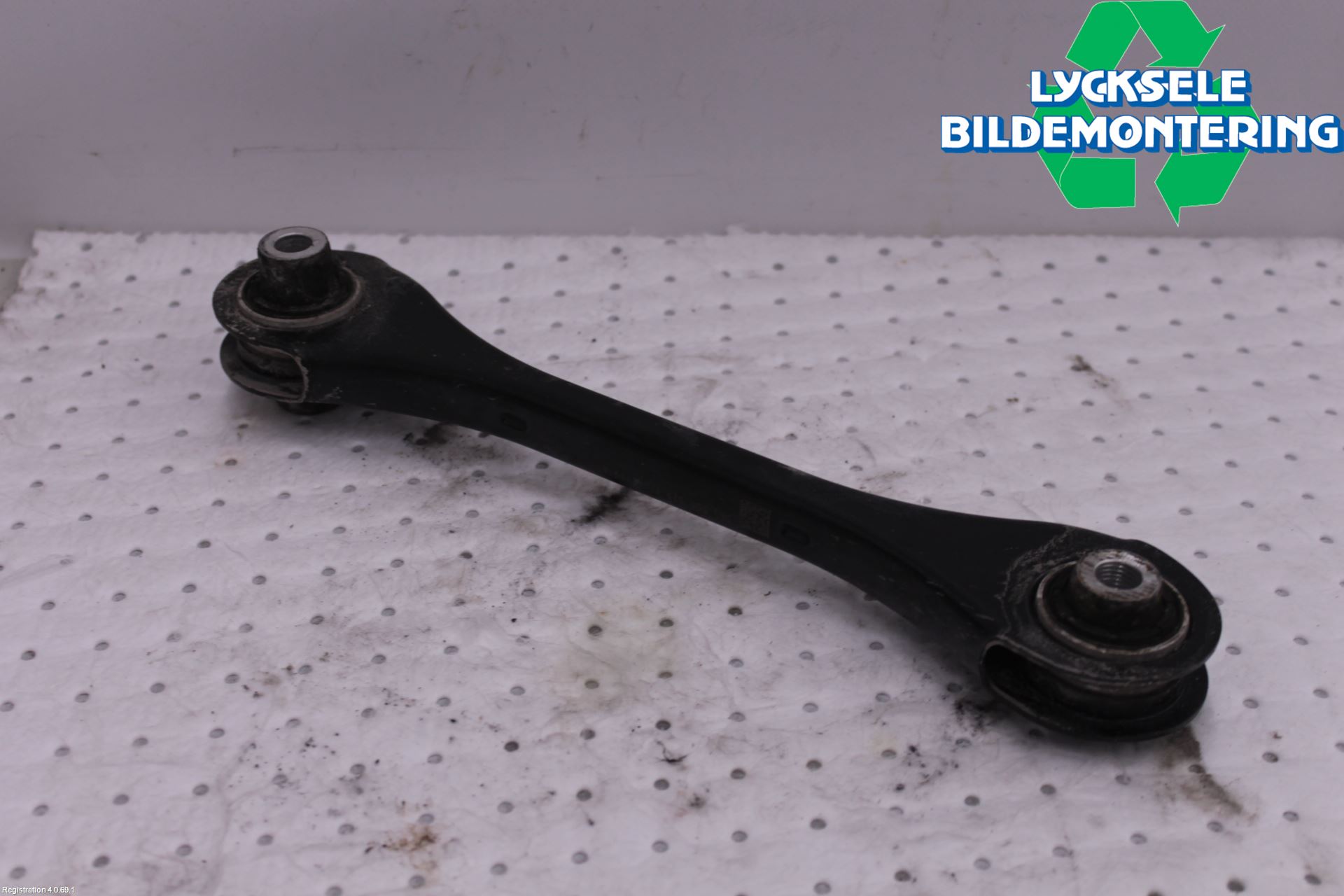 Volkswagen VW GOLF / E-GOLF VII 13-20 Bärarm Bak Vänster