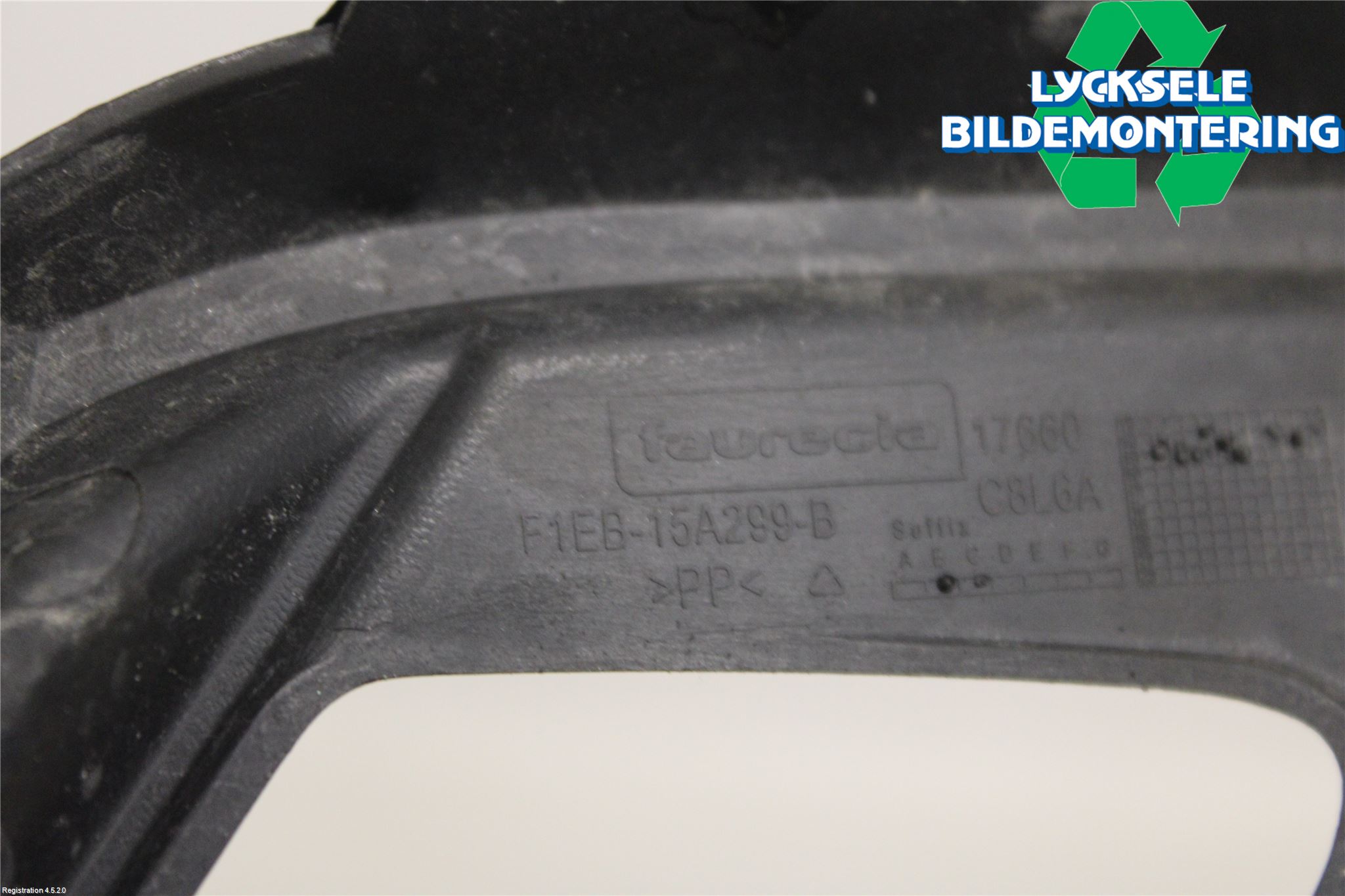 Ford FOCUS 15-18 Dimljussarg Fram