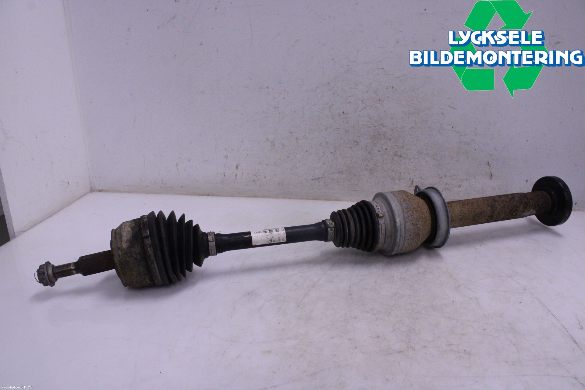Volkswagen VW TRANSP/CARAVELLE (T5) 04-15 Drivaxel Fram Höger