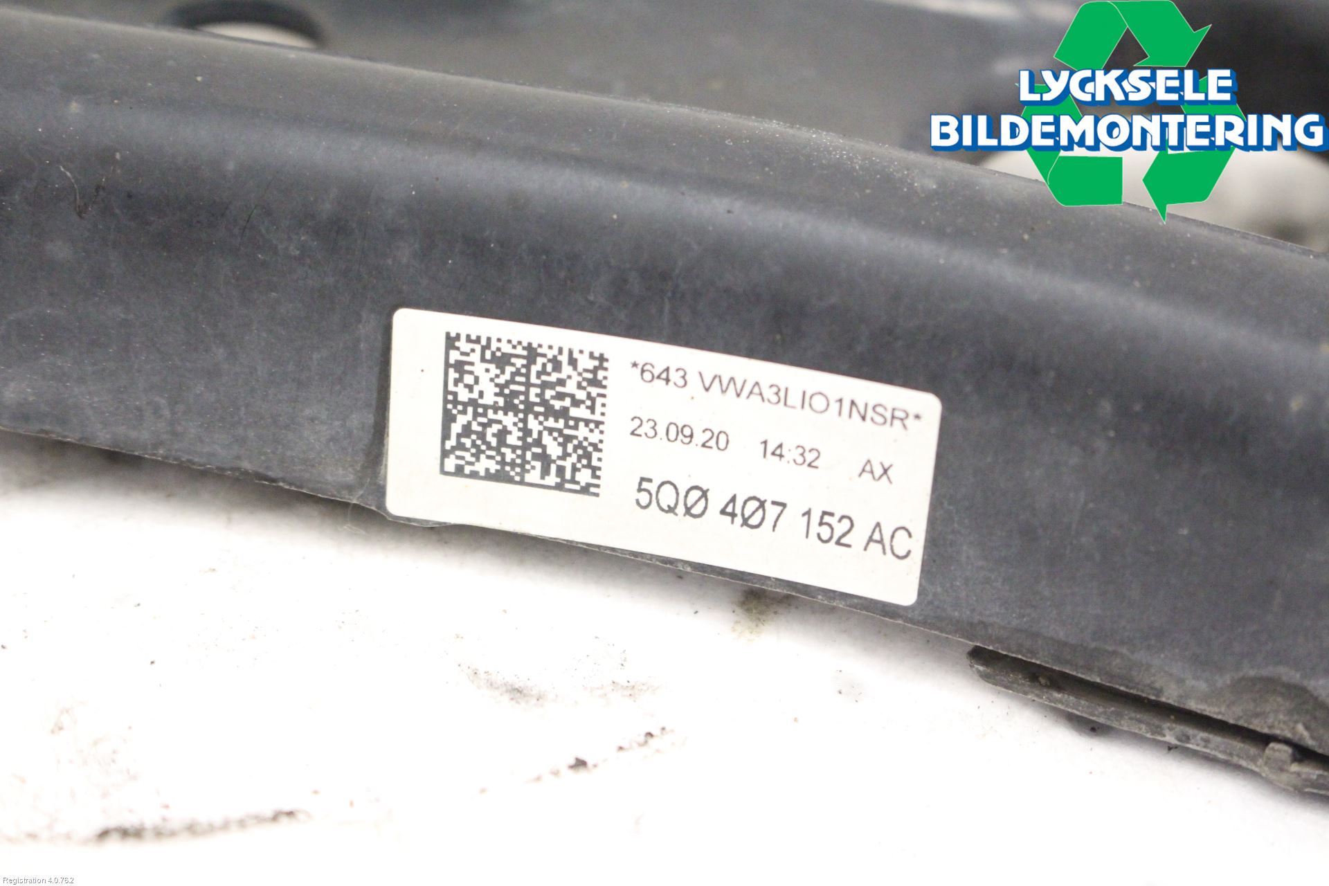 Audi A3/S3 8Y 21- Bärarm Fram Undre Hö