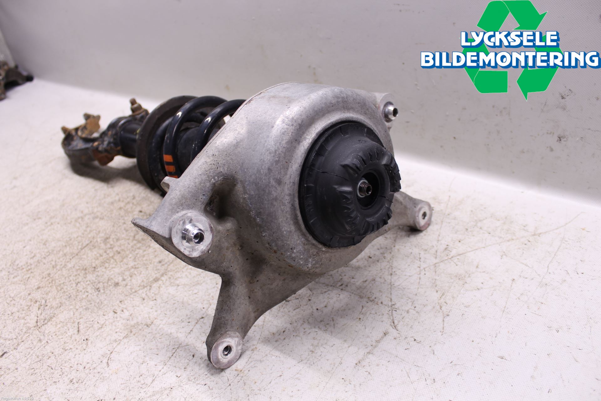 Audi A4 12-15 Fjäderben Fram Vänster