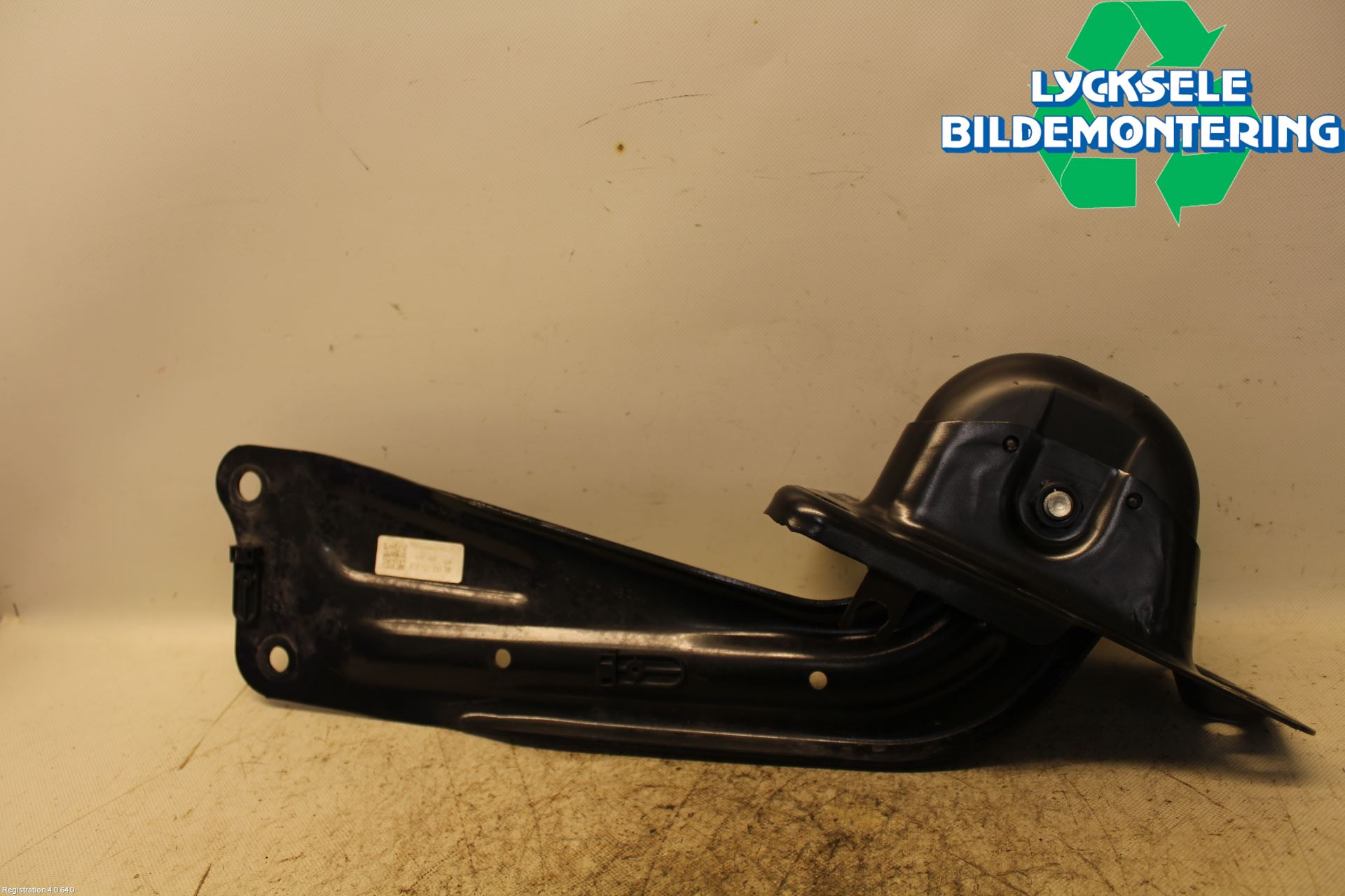 Volkswagen VW TIGUAN 16-24 Bärarm Bak Vänster