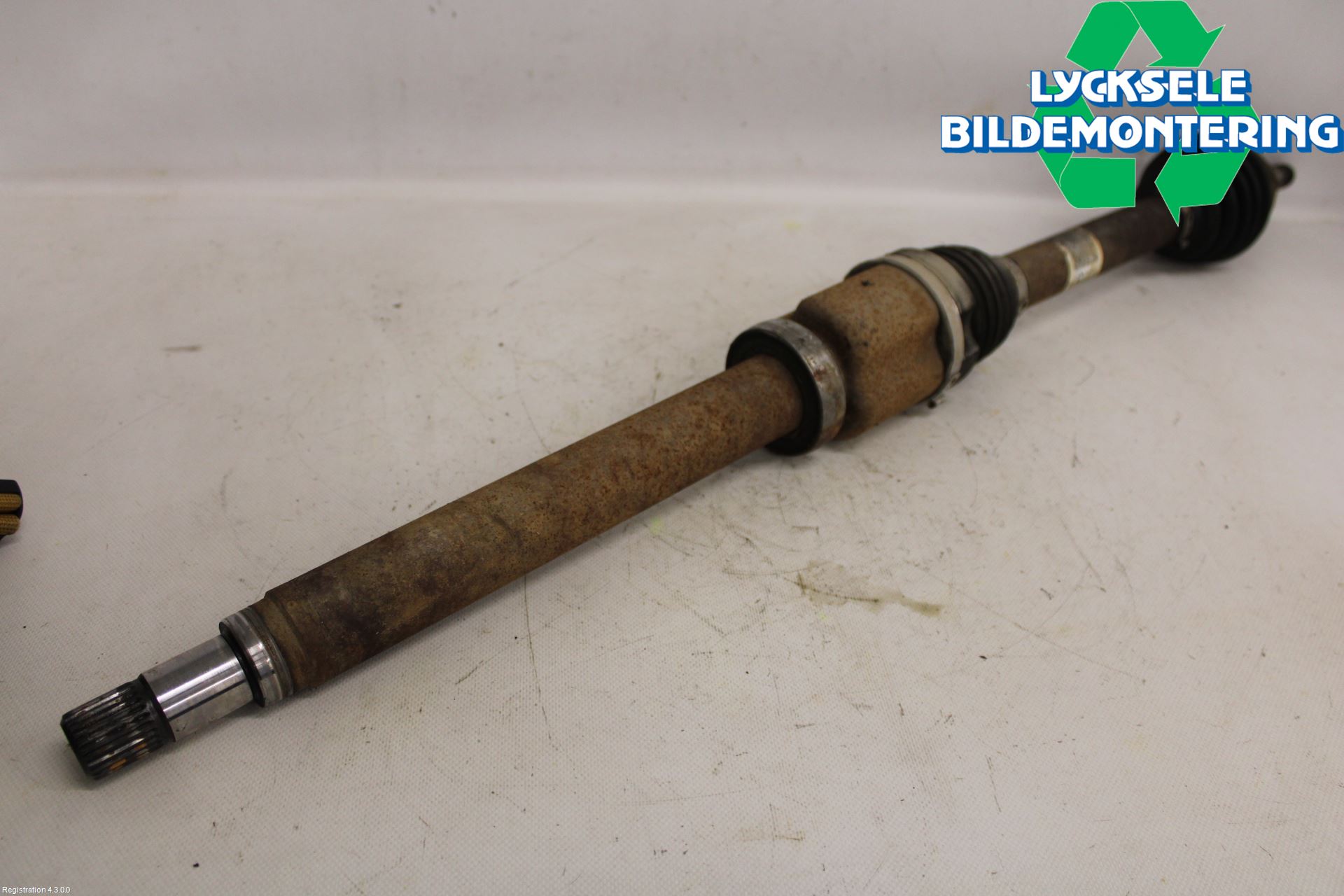 Ford TRANSIT/TOURNEO CONNECT 13-22 Drivaxel Fram Höger