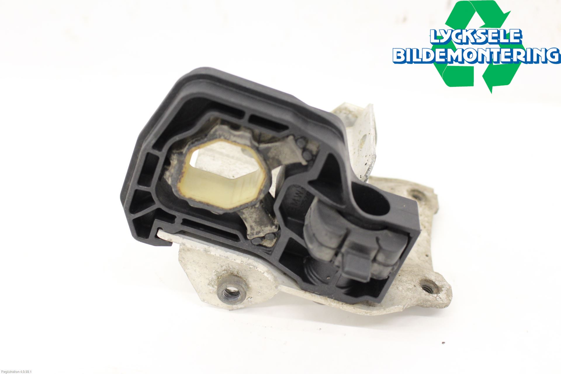 BMW 5 F10/F11/F18 09-17 Kylarfäste-Ram-Balk