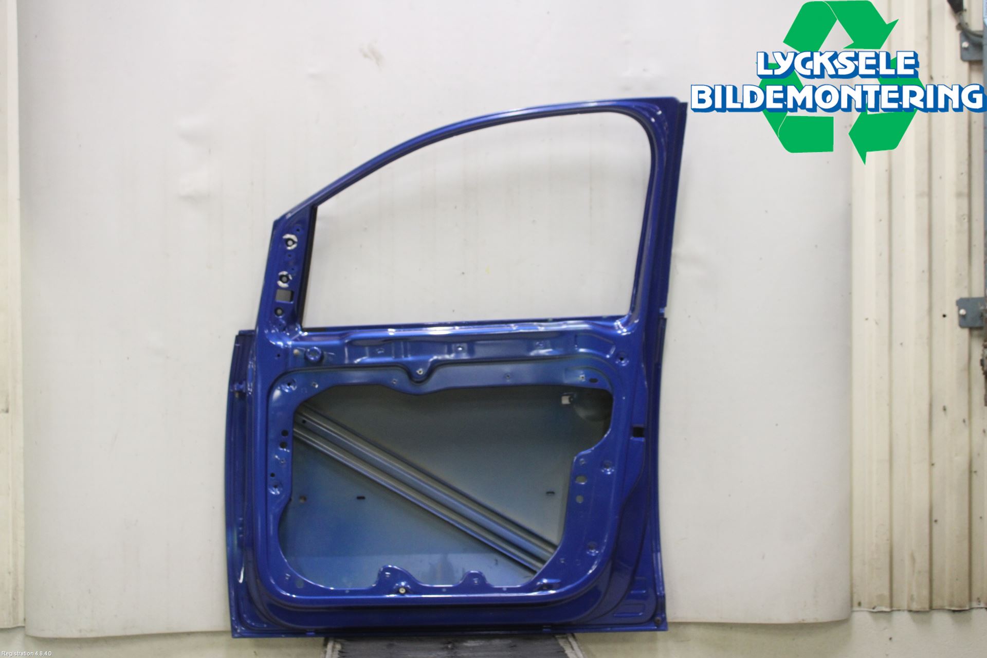 Volkswagen VW CADDY 11-15 Dörr Fram Höger