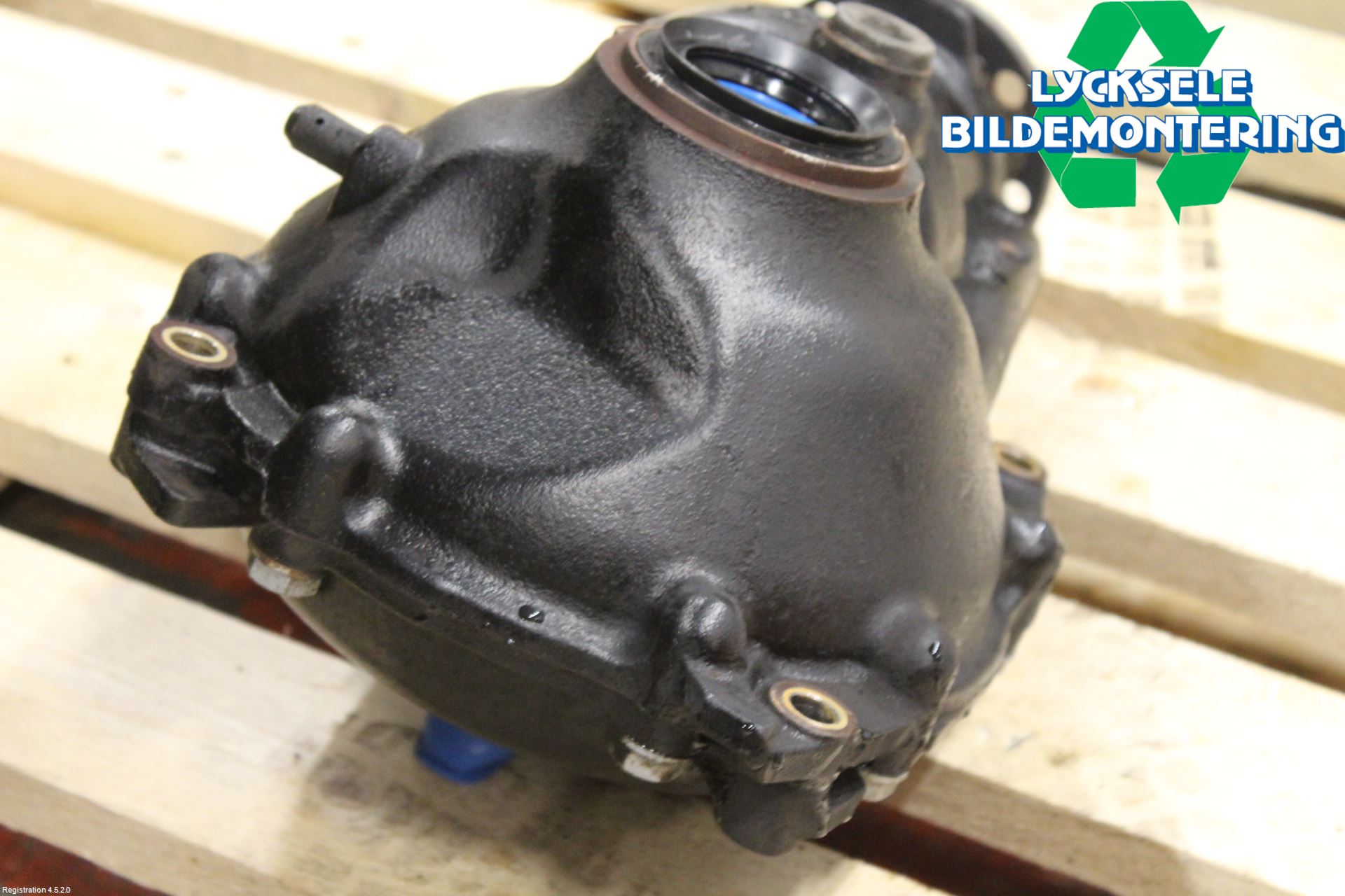 BMW X3 E83     03-10 Framvagn Diffrential