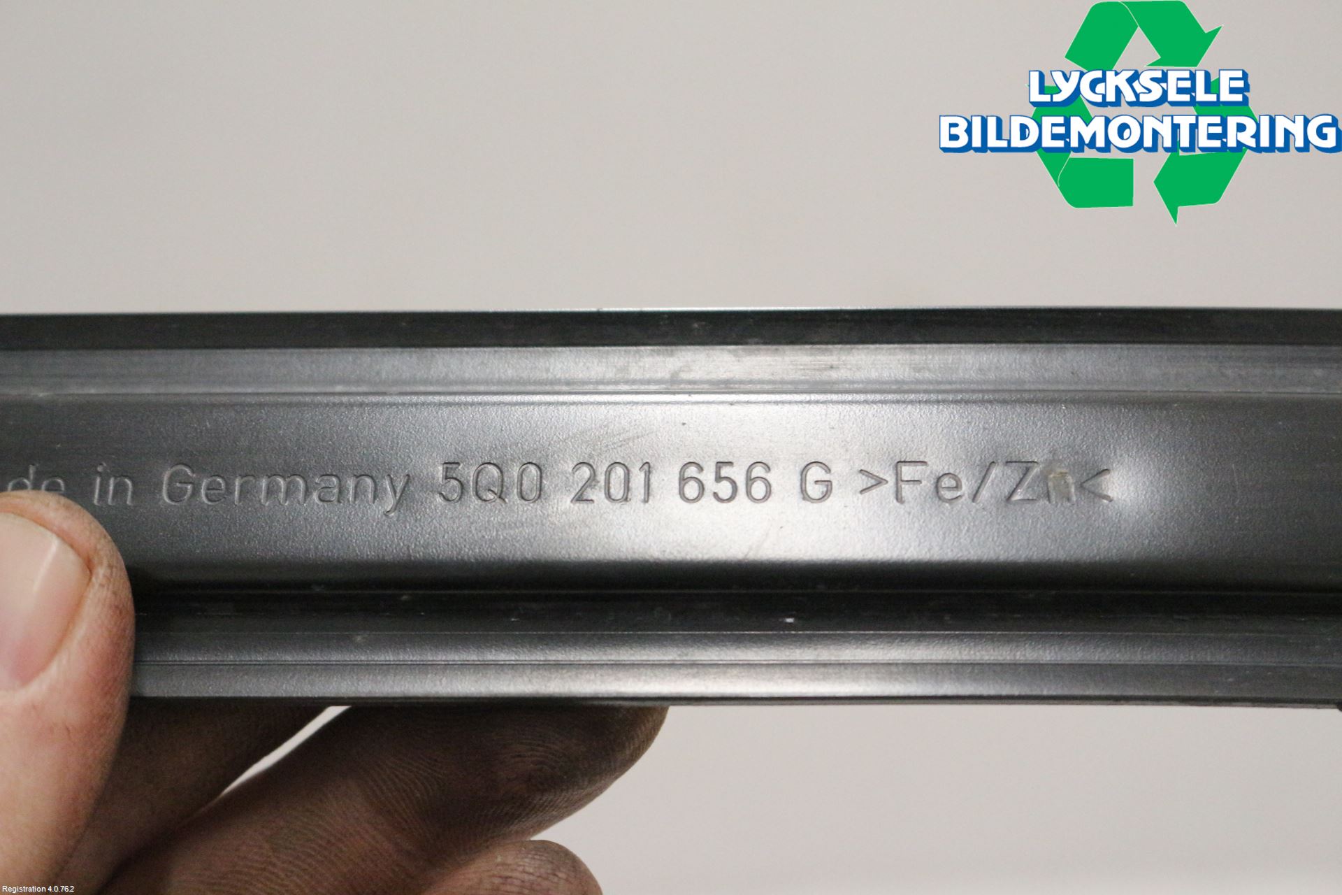 Audi A3/S3 8Y 21- Bränsletanksband