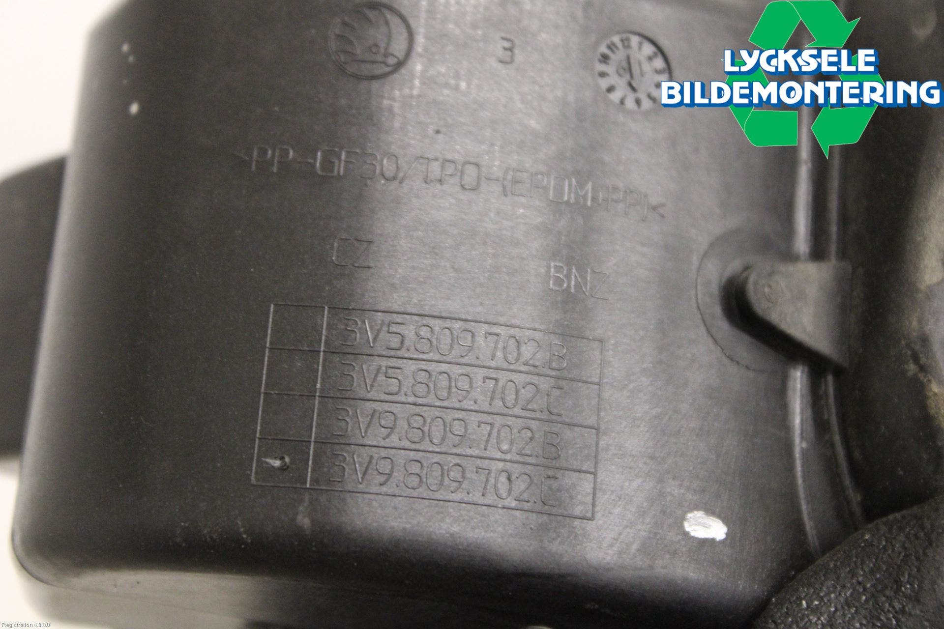 Skoda SUPERB 16-24 Tanklucka