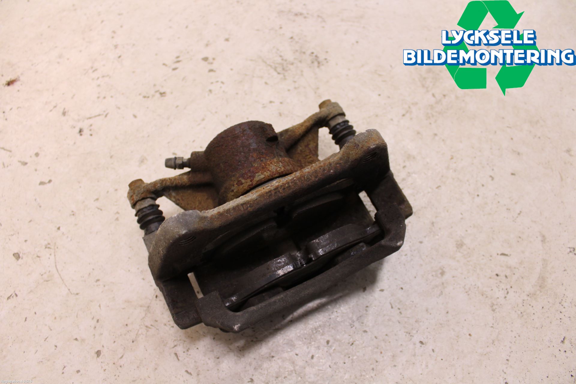 Volkswagen VW PASSAT 15-19 Bromsok Fram Vänster