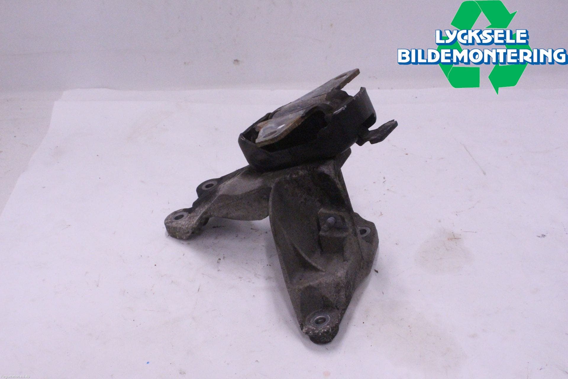 Volkswagen VW AMAROK 2H 10-22 Motorfäste