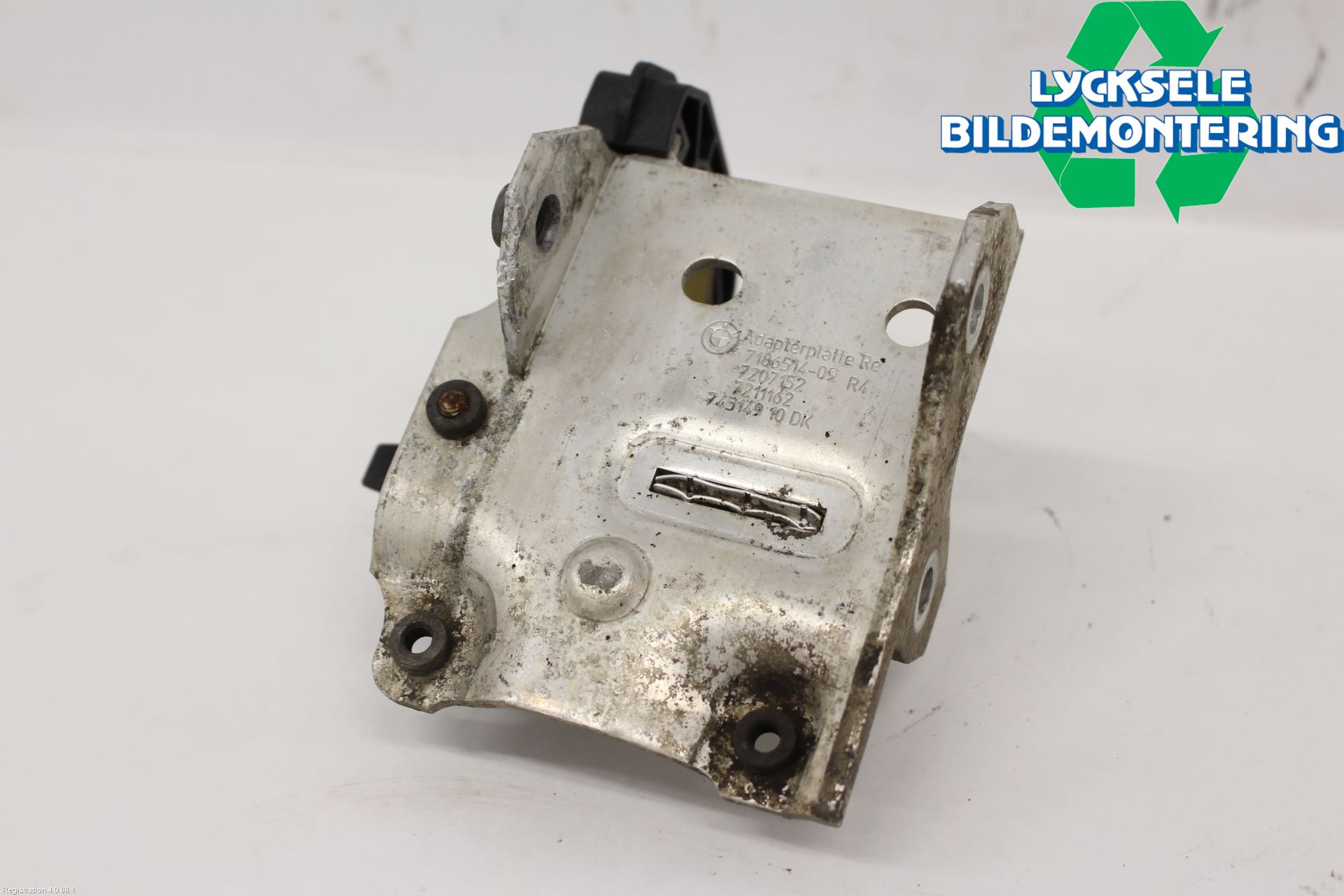 BMW 5 F10/F11/F18 09-17 Kylarfäste-Ram-Balk