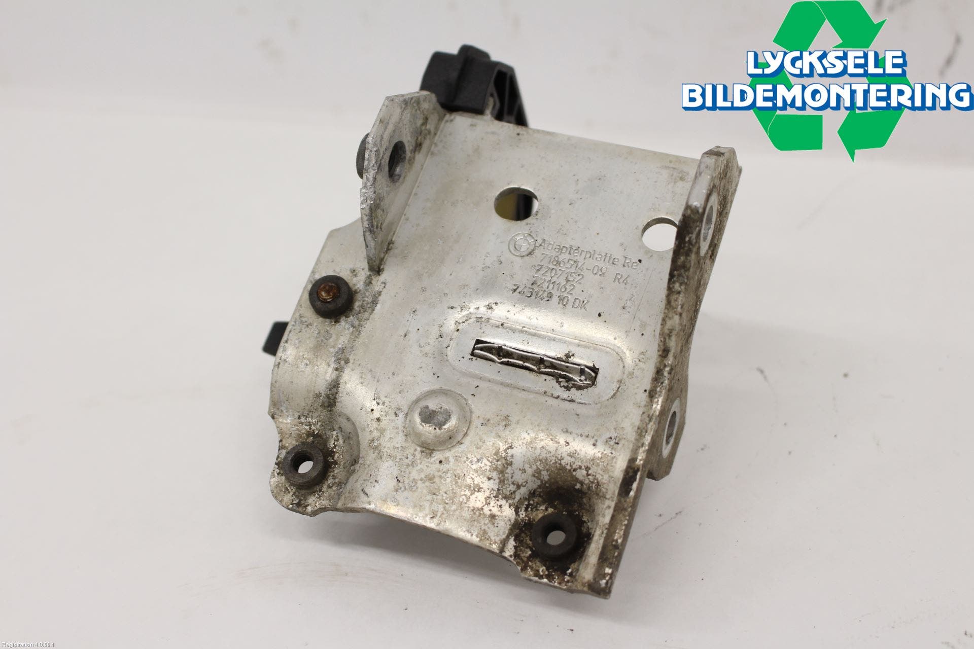 BMW 5 F10/F11/F18 09-17 Kylarfäste-Ram-Balk