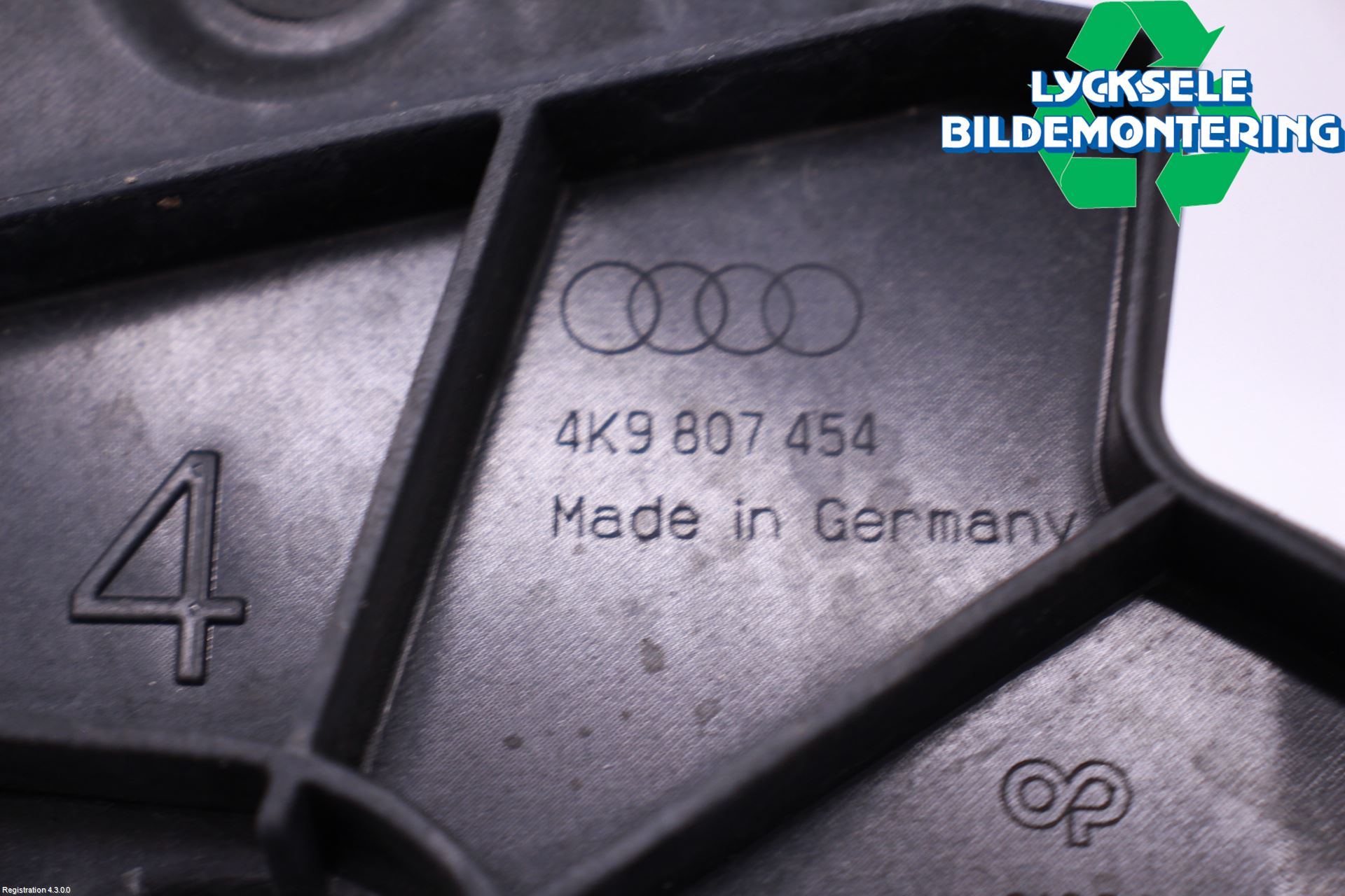 Audi A6 F2/C8 19- Stötfångarfäste Bak Hö