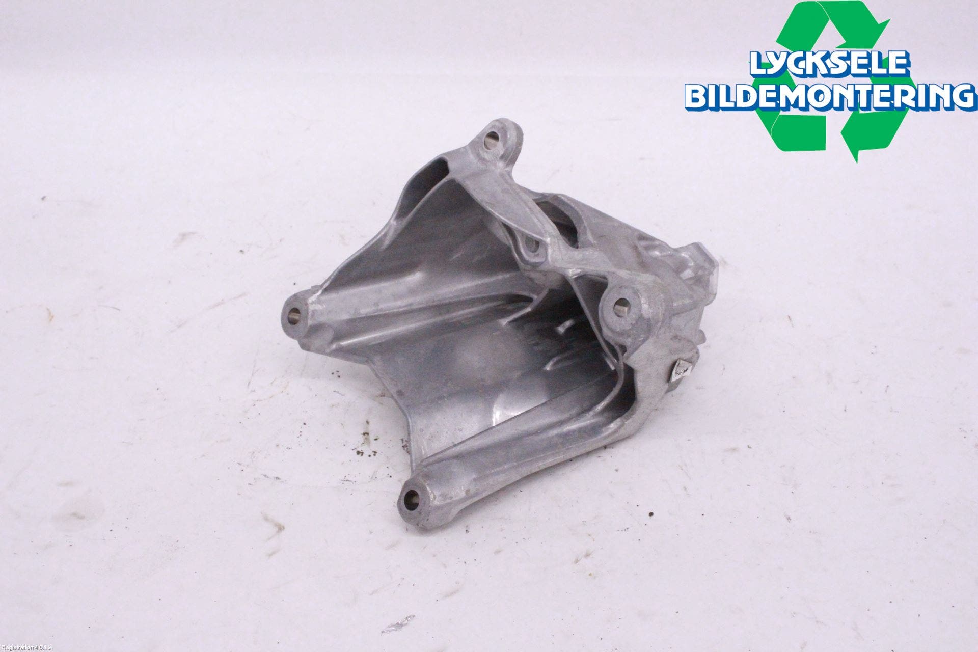 Audi A4/S4 B9 20- Motorfäste