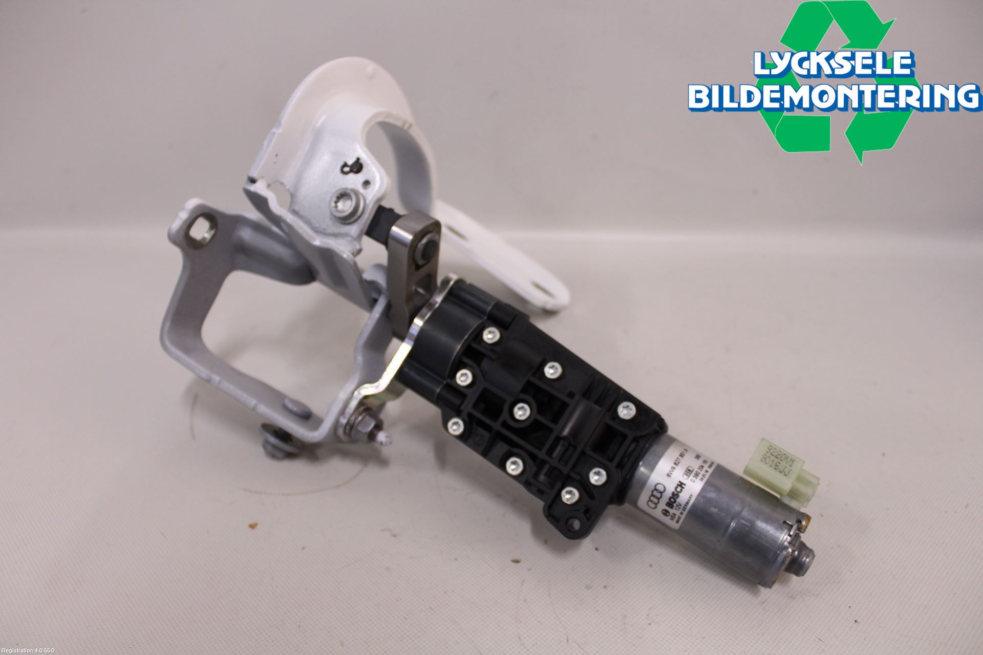 Audi A4/S4 B9 16-19 Bakluckeöppnare Automatisk