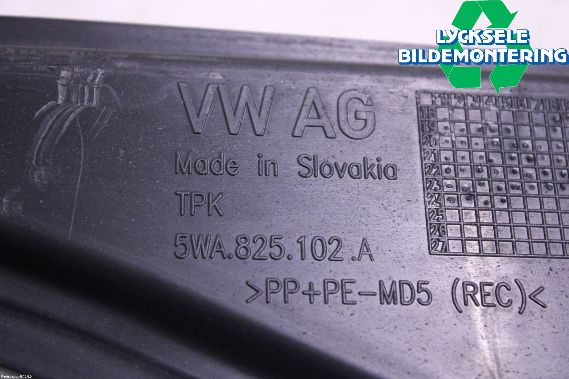 Volkswagen VW GOLF / E-GOLF VIII 20- Hasplåt Plåt-Plast