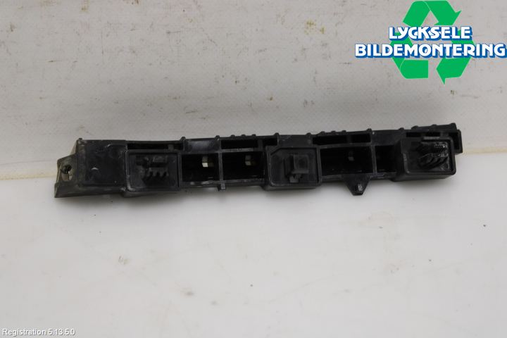 Subaru XV 12-17 Stötfångarfäste Fram Vä