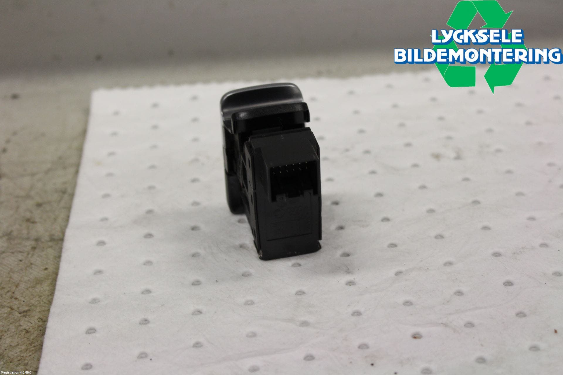 Volkswagen VW PASSAT 15-19 Strömställare Parkeringsbroms