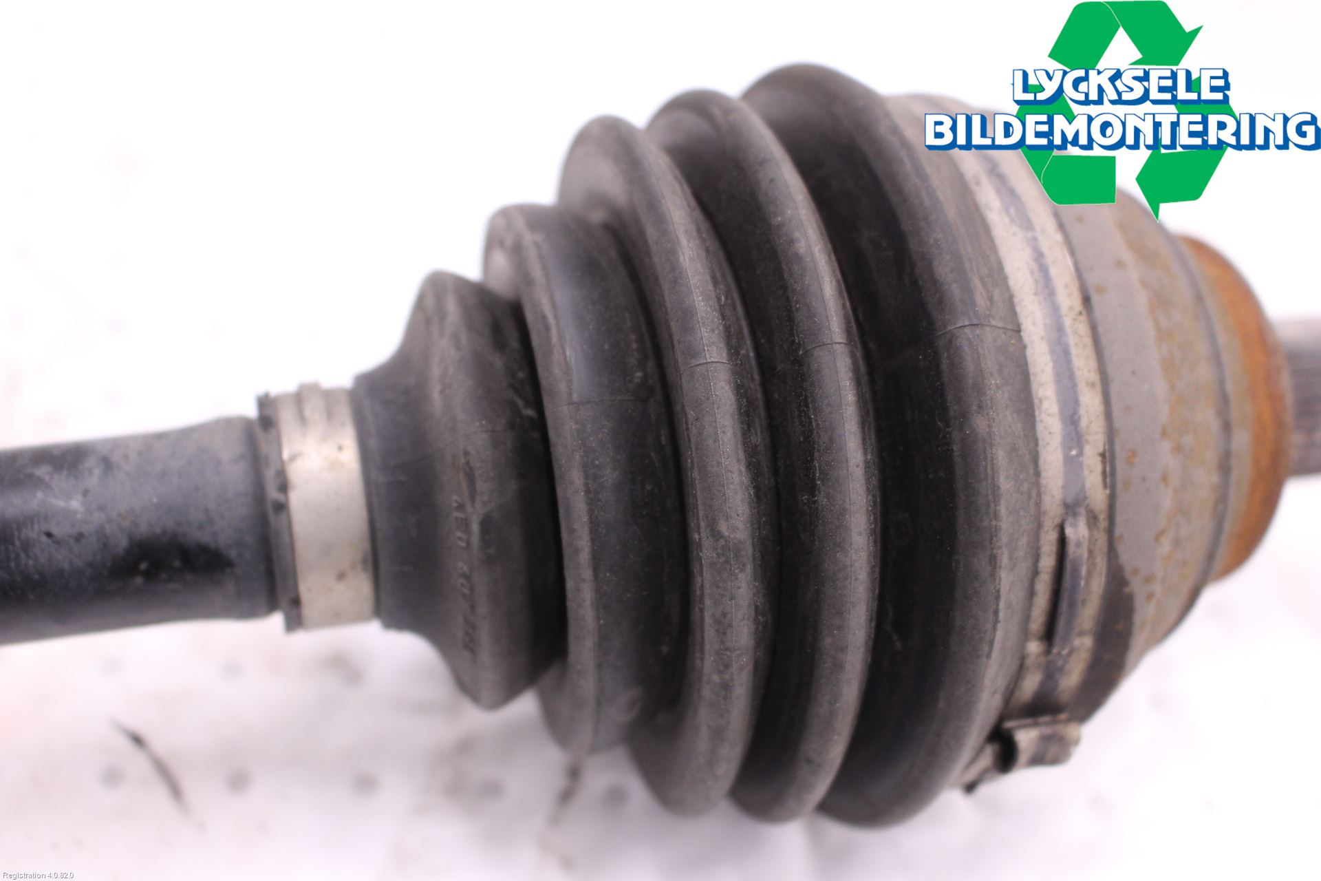 Volkswagen VW CADDY 16-20 Drivaxel Fram Höger