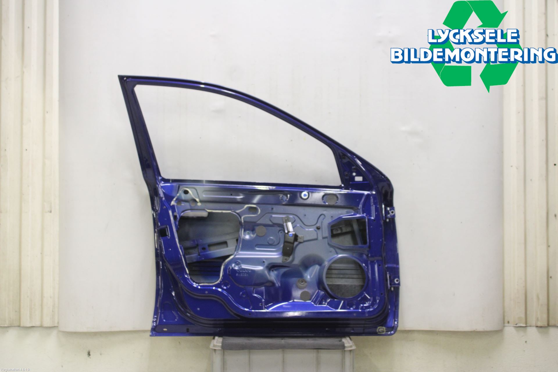 Volvo XC70 05-07 Dörr Fram Vänster