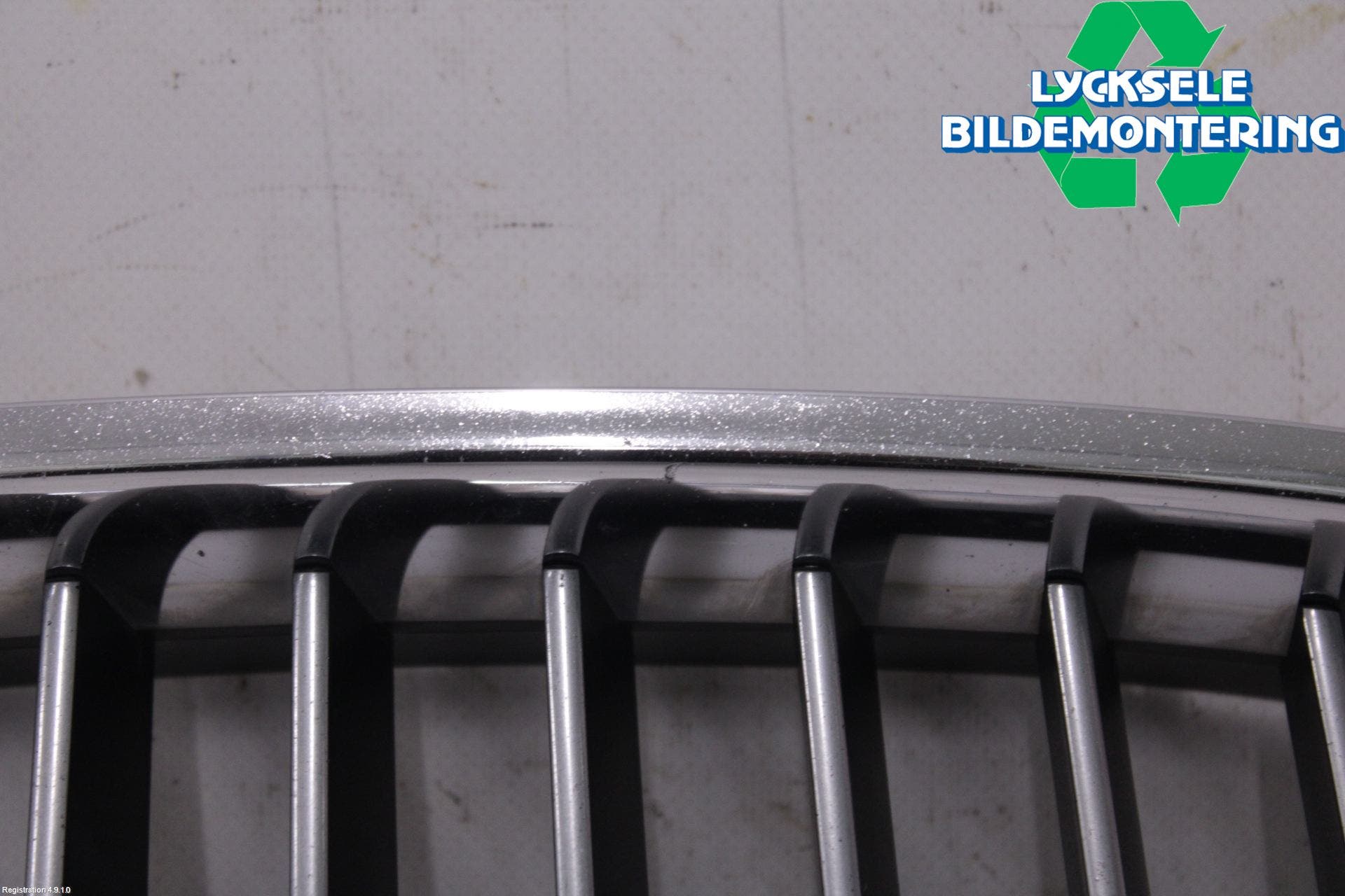 BMW 5 F10/F11/F18 09-17 Grilldel Höger