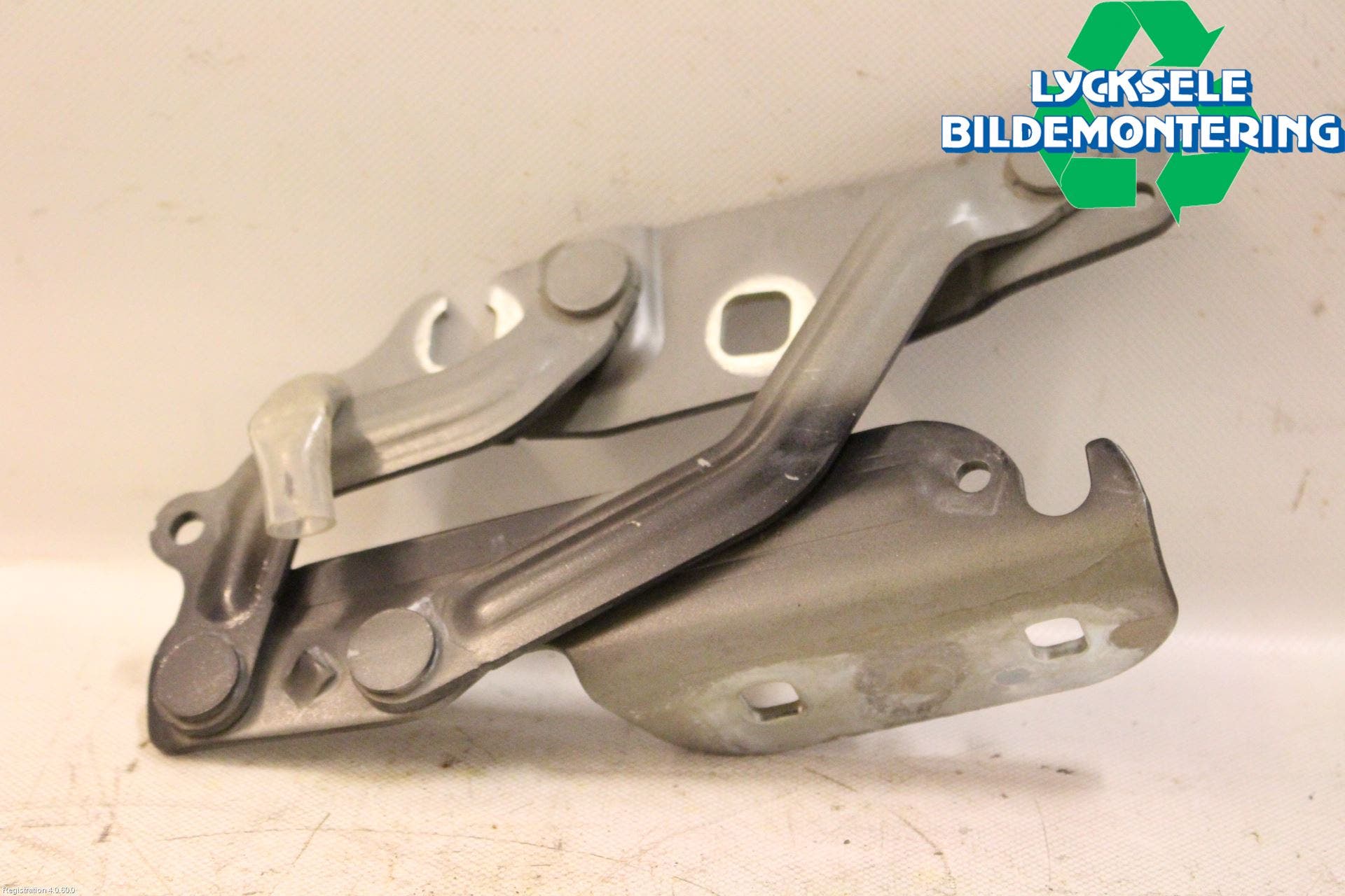 Ford FIESTA 09-12 Huvgångjärn