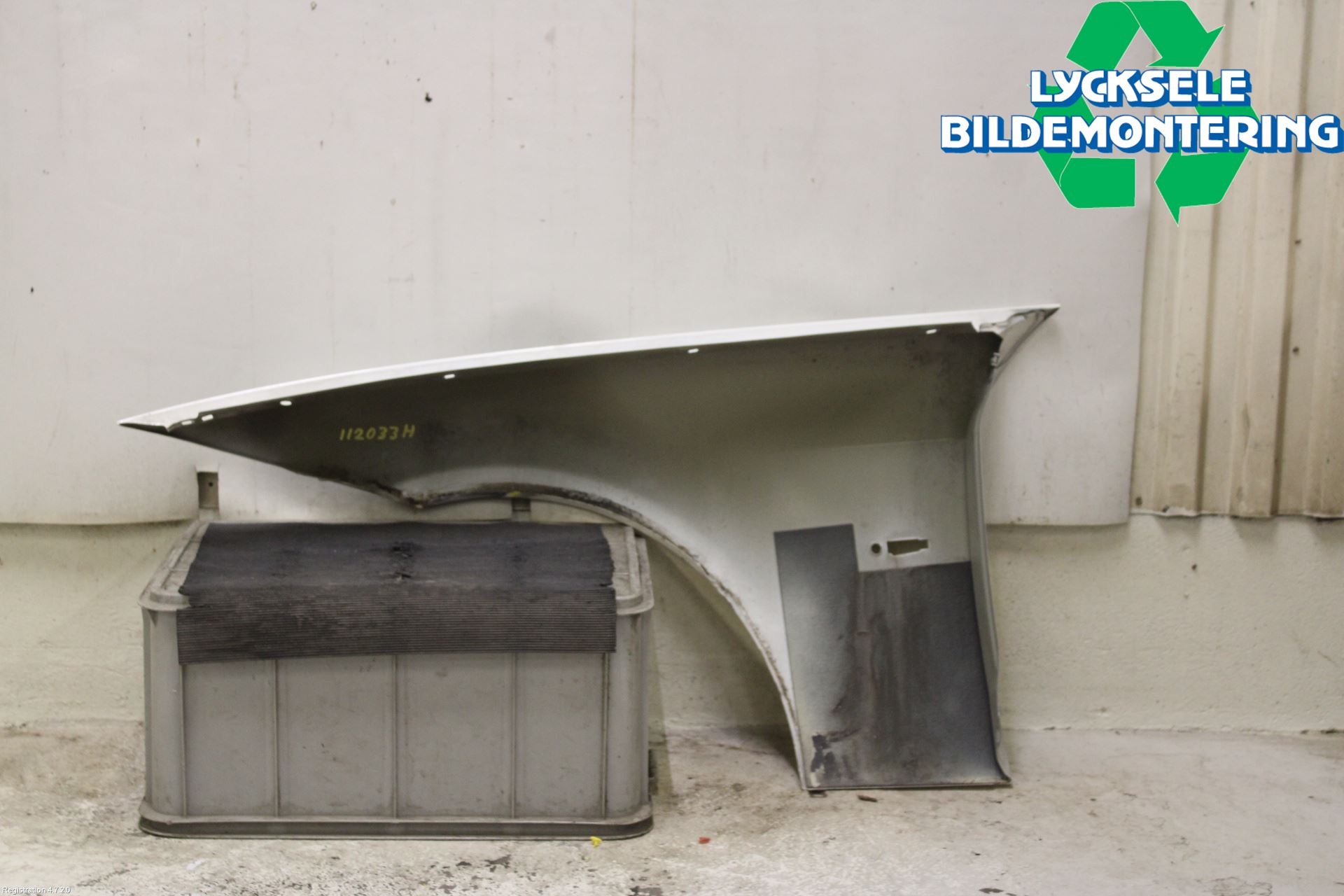 BMW 3 E90/91 SED/TOU 05-12 Skärm Fram Höger