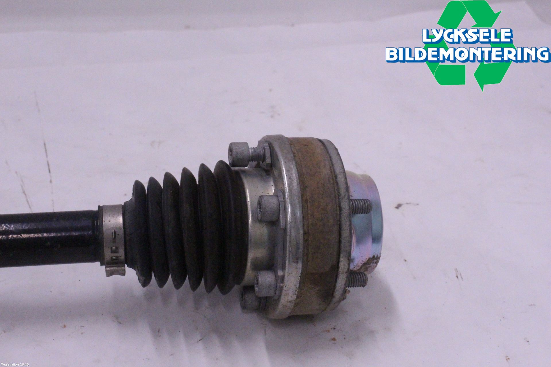 Volkswagen VW TIGUAN 16-24 Drivaxel Bak Höger