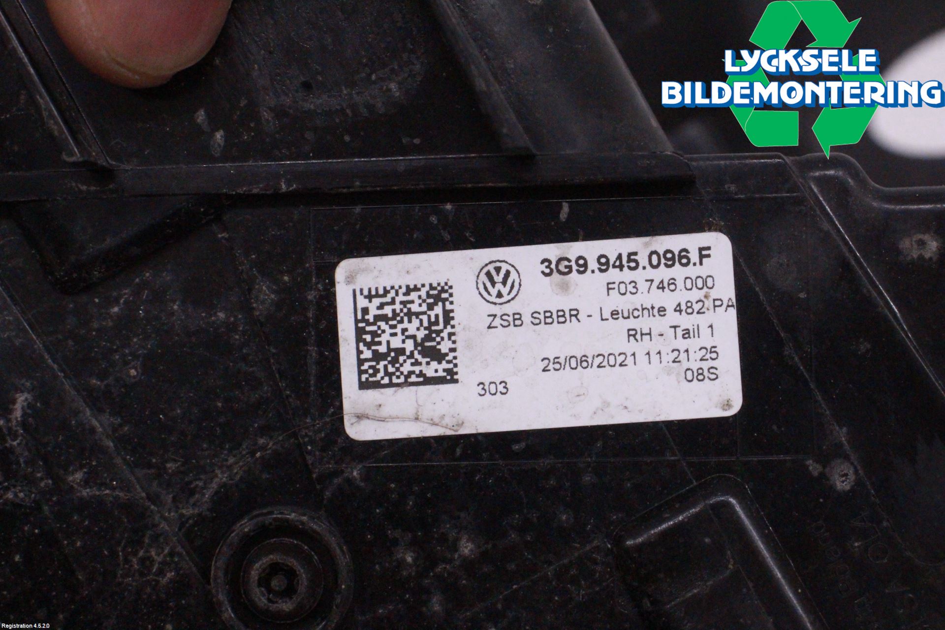 Volkswagen VW PASSAT 20-24 Bakljus Lucka Vä